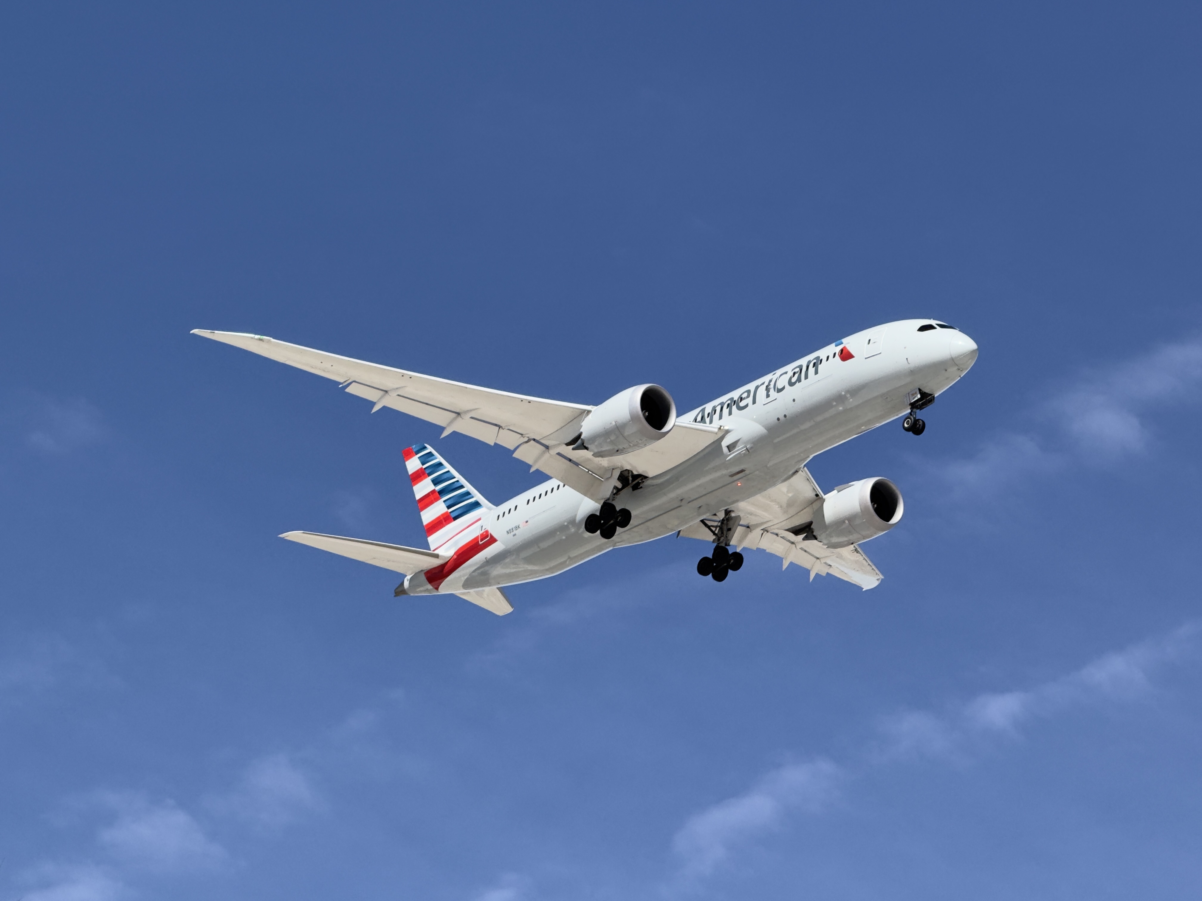 Full size: American Airlines Boeing 787-8 N881BK at Phoenix Sky Harbor International Airport