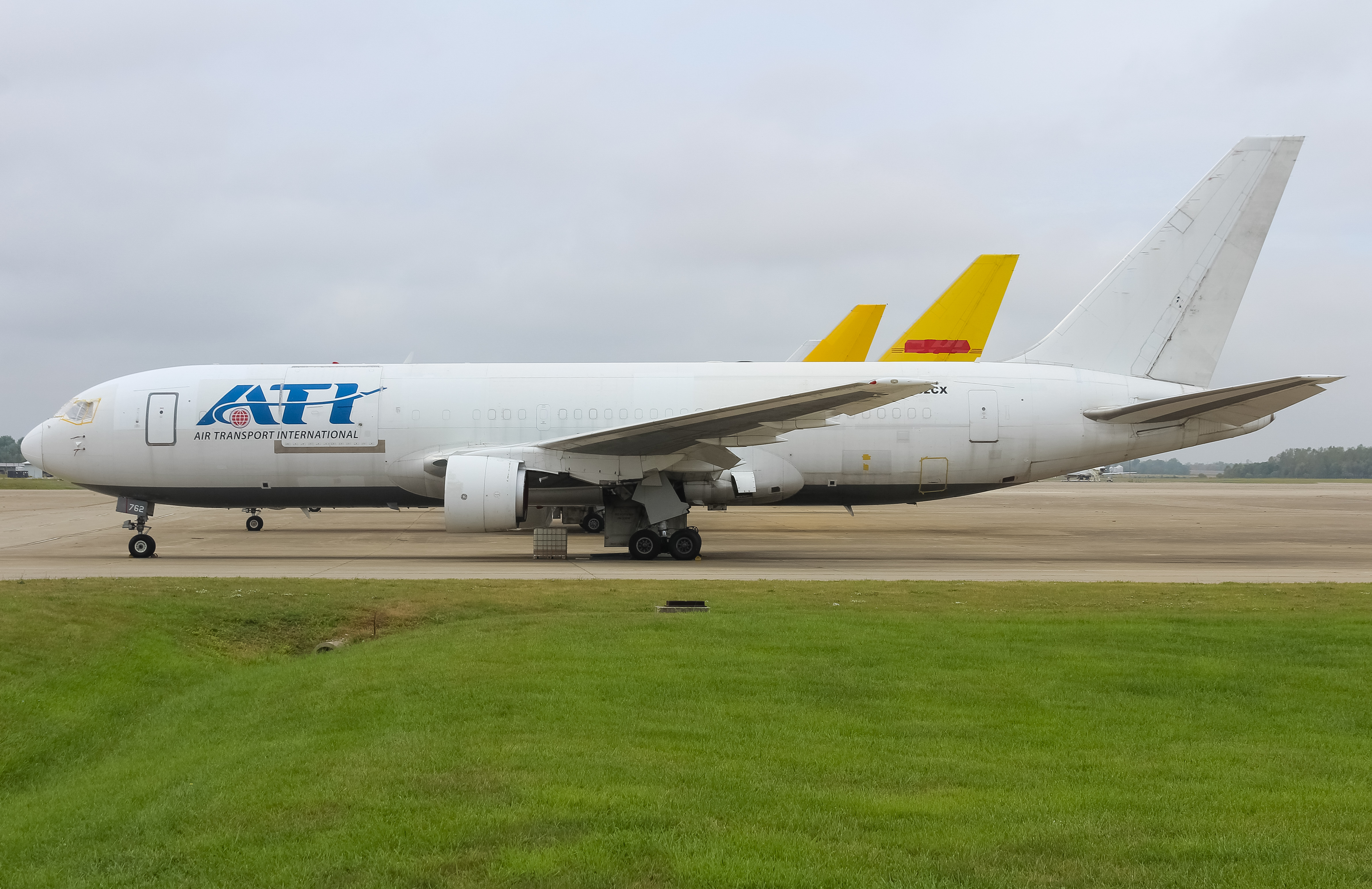 Full size: ATI International  Boeing 767-200F N762CX at Wilmington Air Park