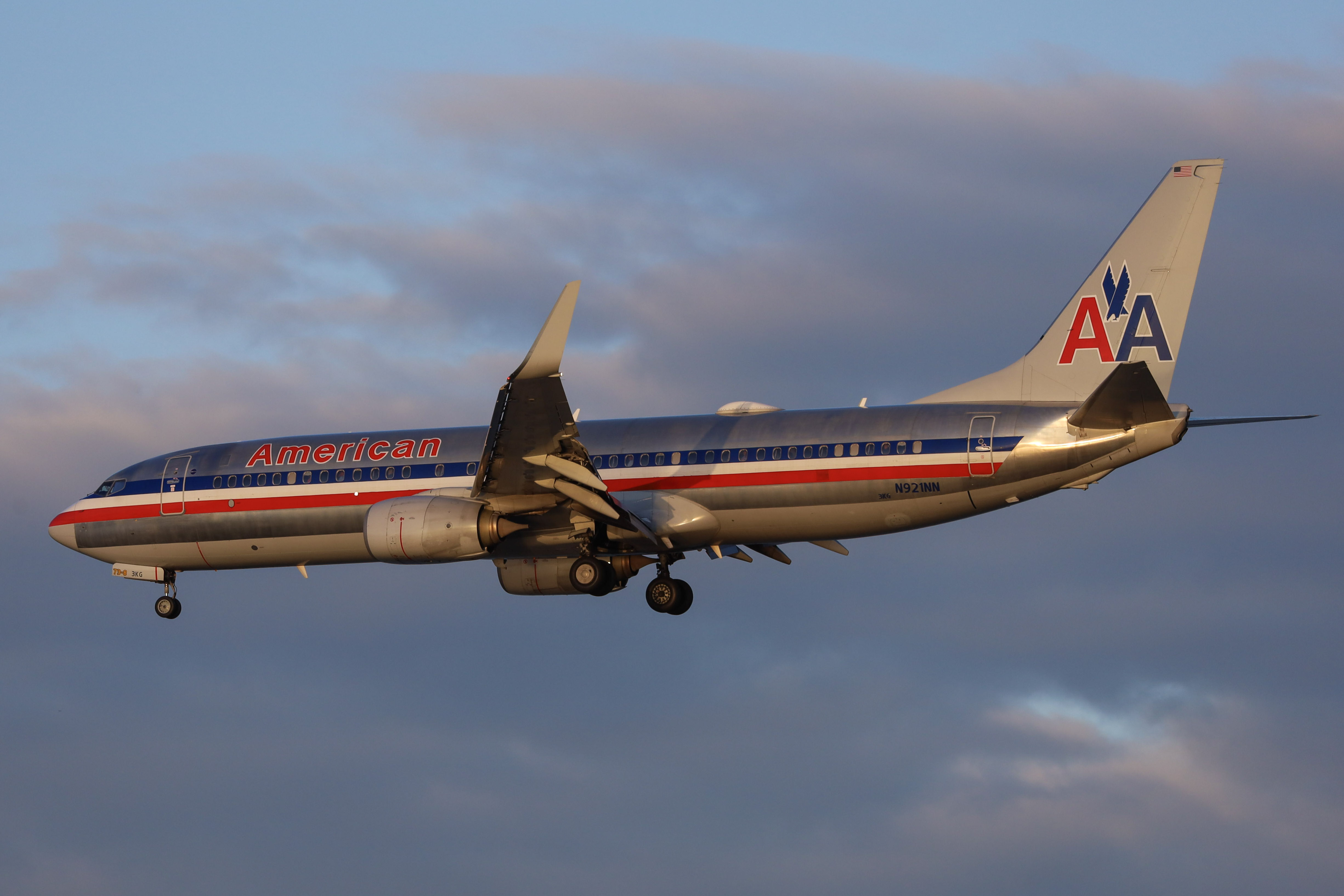 Full size: American Airlines Boeing 737-800 N921NN at Ronald Reagan National Airport