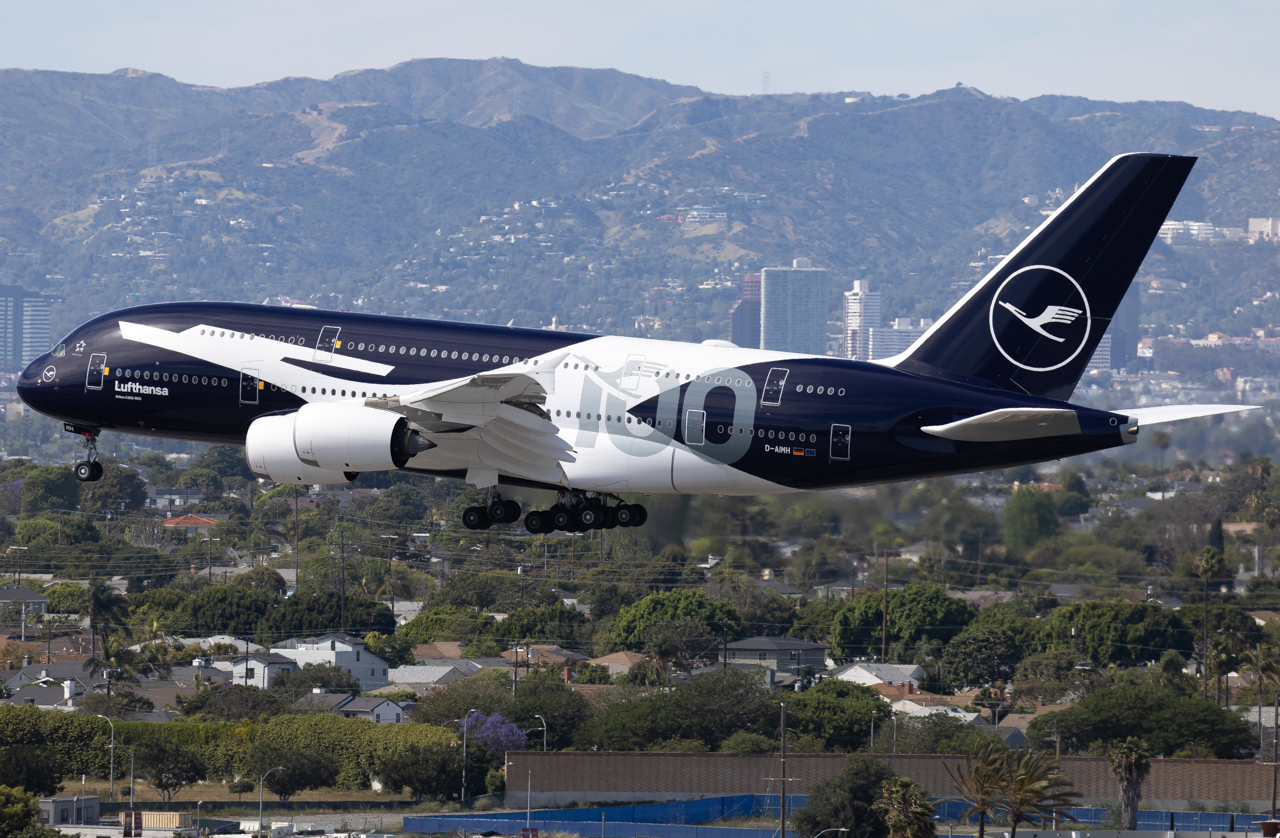 Full size: Lufthansa Airbus A380-800 D-AIMH at Los Angeles International Airport