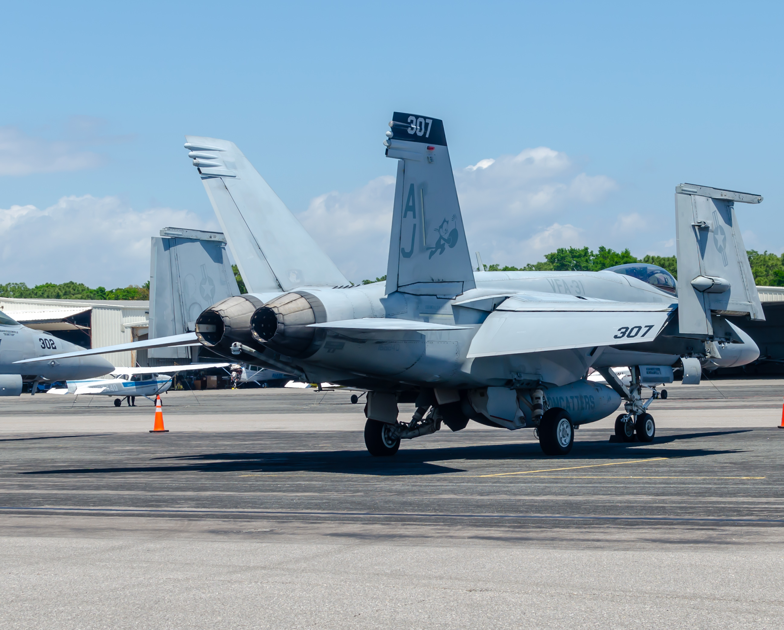 Full size: USN - United States Navy Boeing F/A-18E/F Super Hornet 166840 at Pensacola International Airport