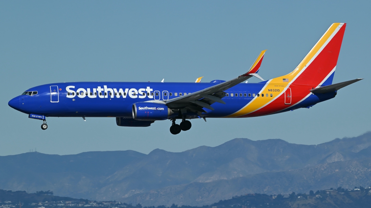 Full size: Southwest Airlines Boeing 737-800 N8321D at Los Angeles International Airport