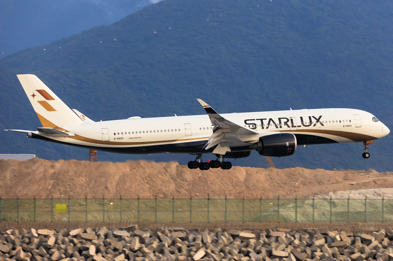 Full size: Starlux Airlines Airbus A350-900 B-58501 at Hong Kong International Airport