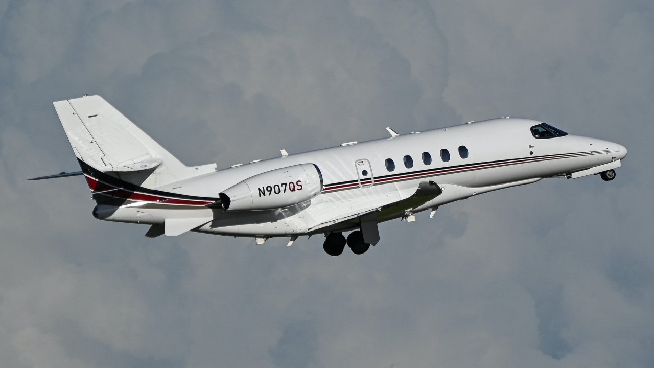 Full size: NetJets Cessna Citation Latitude N907QS at Will Rogers World Airport