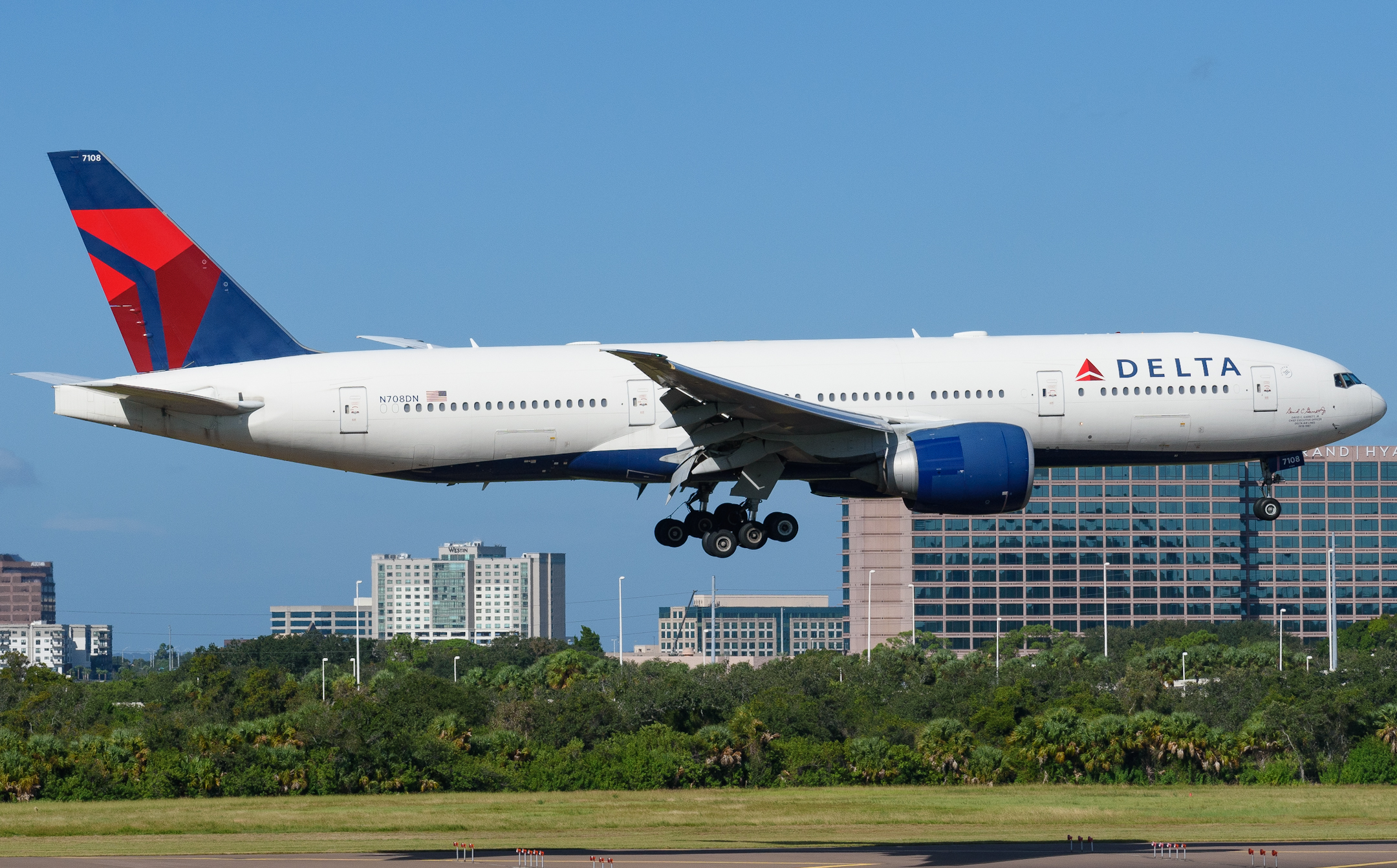 Full size: Delta Airlines Boeing 777-200LR N708DN at Tampa International Airport