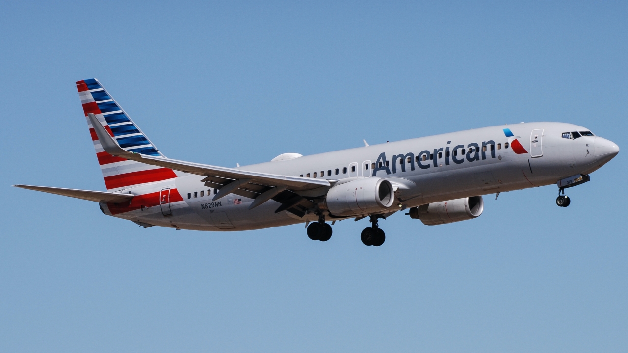 Full size: American Airlines Boeing 737-800 N829NN at Dallas-Fort Worth International Airport