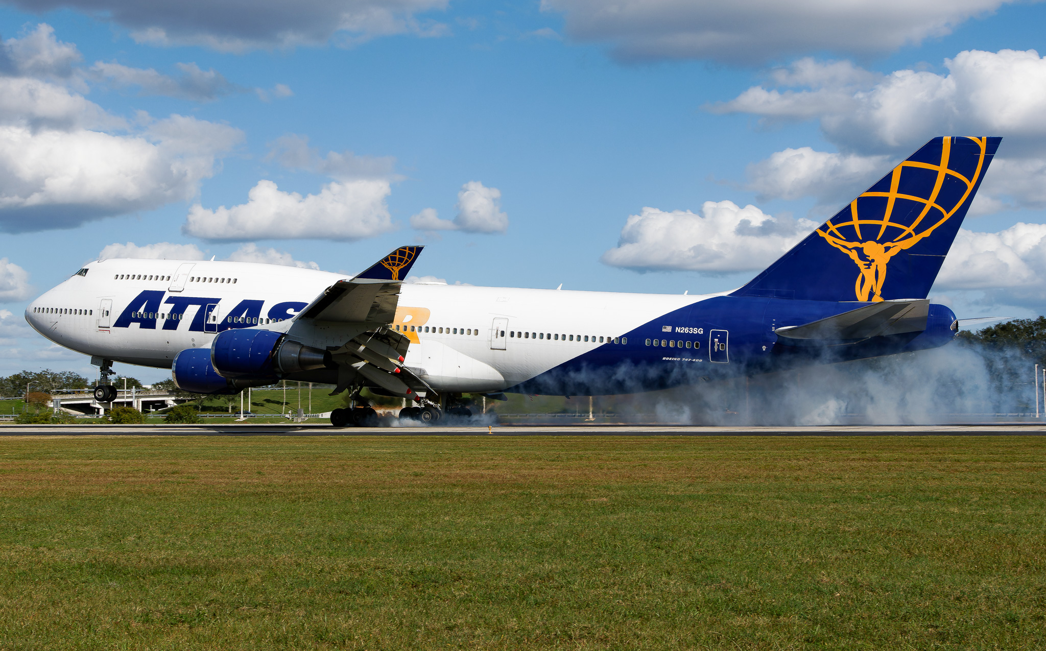 Full size: Atlas Air Boeing 747-400 N263SG at Tampa International Airport