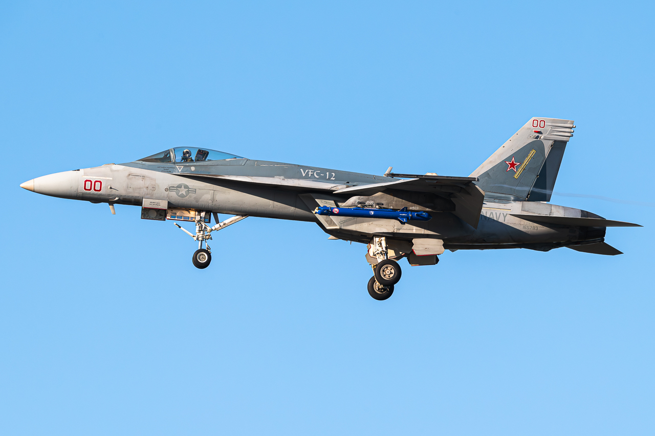 Full size: USN - United States Navy Boeing F/A-18E/F Super Hornet 165783 at North Island NAS