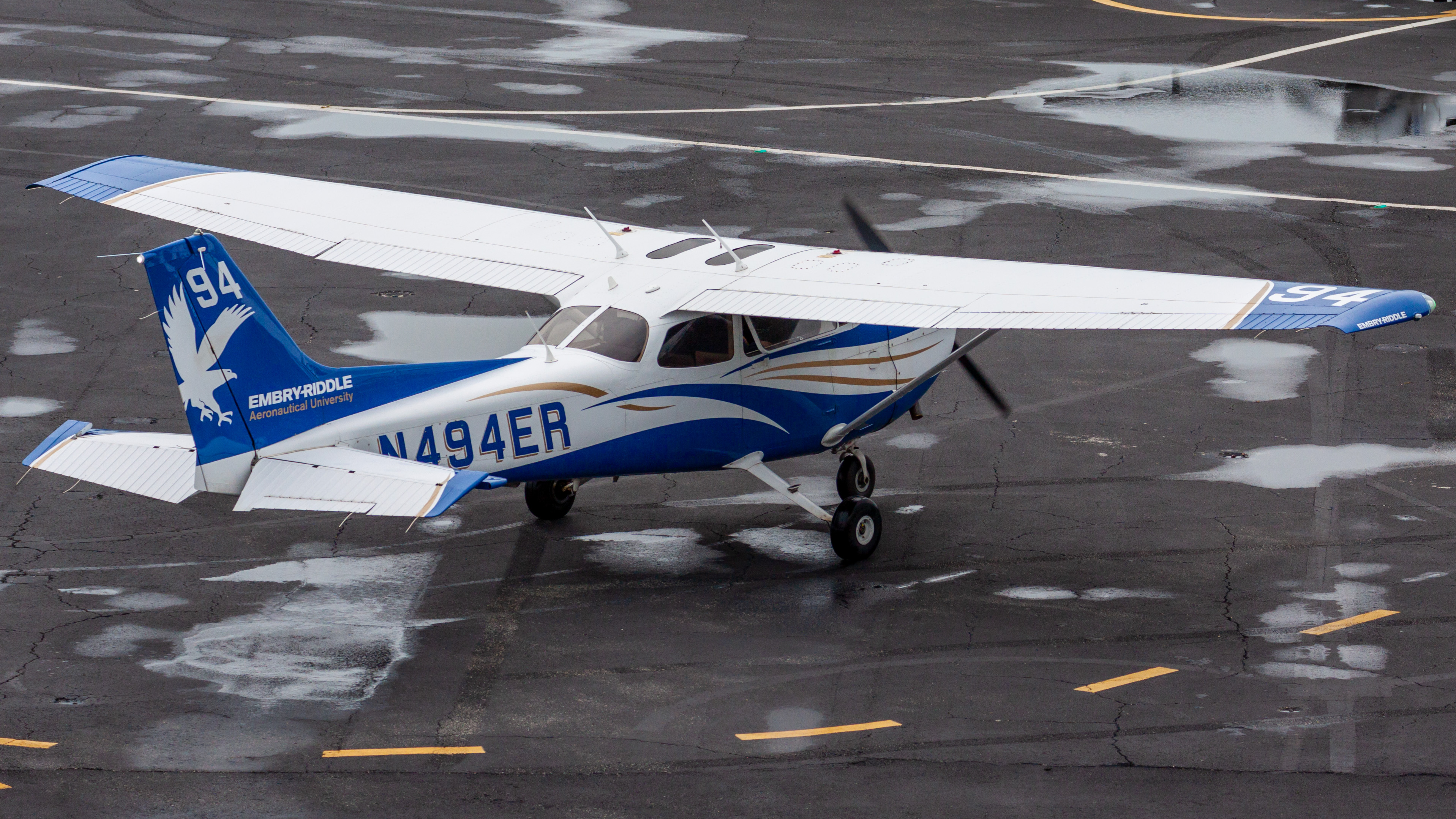 Full size: Embry-Riddle Aeronautical University Cessna 172 N494ER at Daytona Beach International Airport