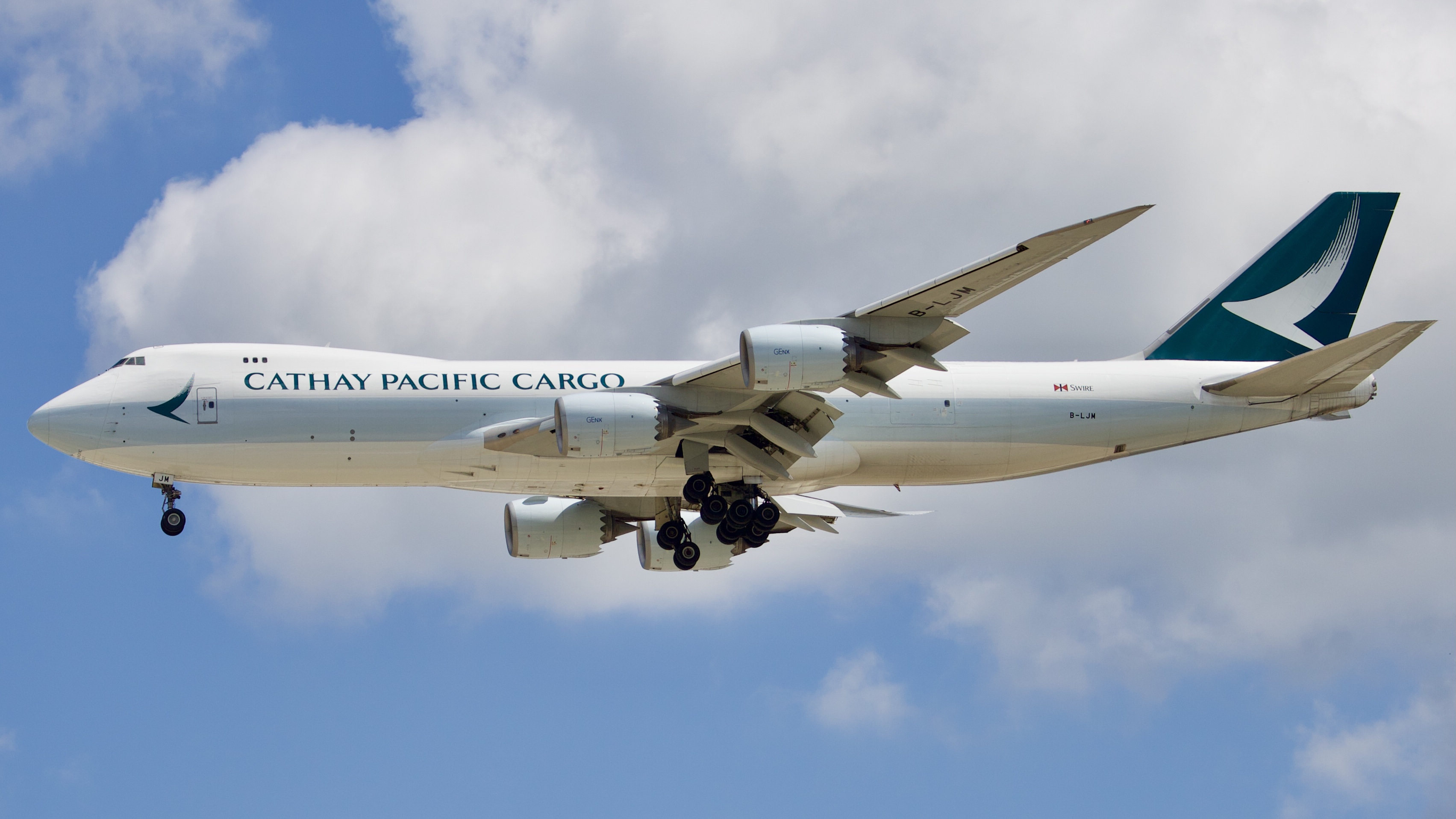 Full size: Cathay Pacific Cargo Boeing 747-8F B-LJM at Houston-George Bush Intercontinental Airport