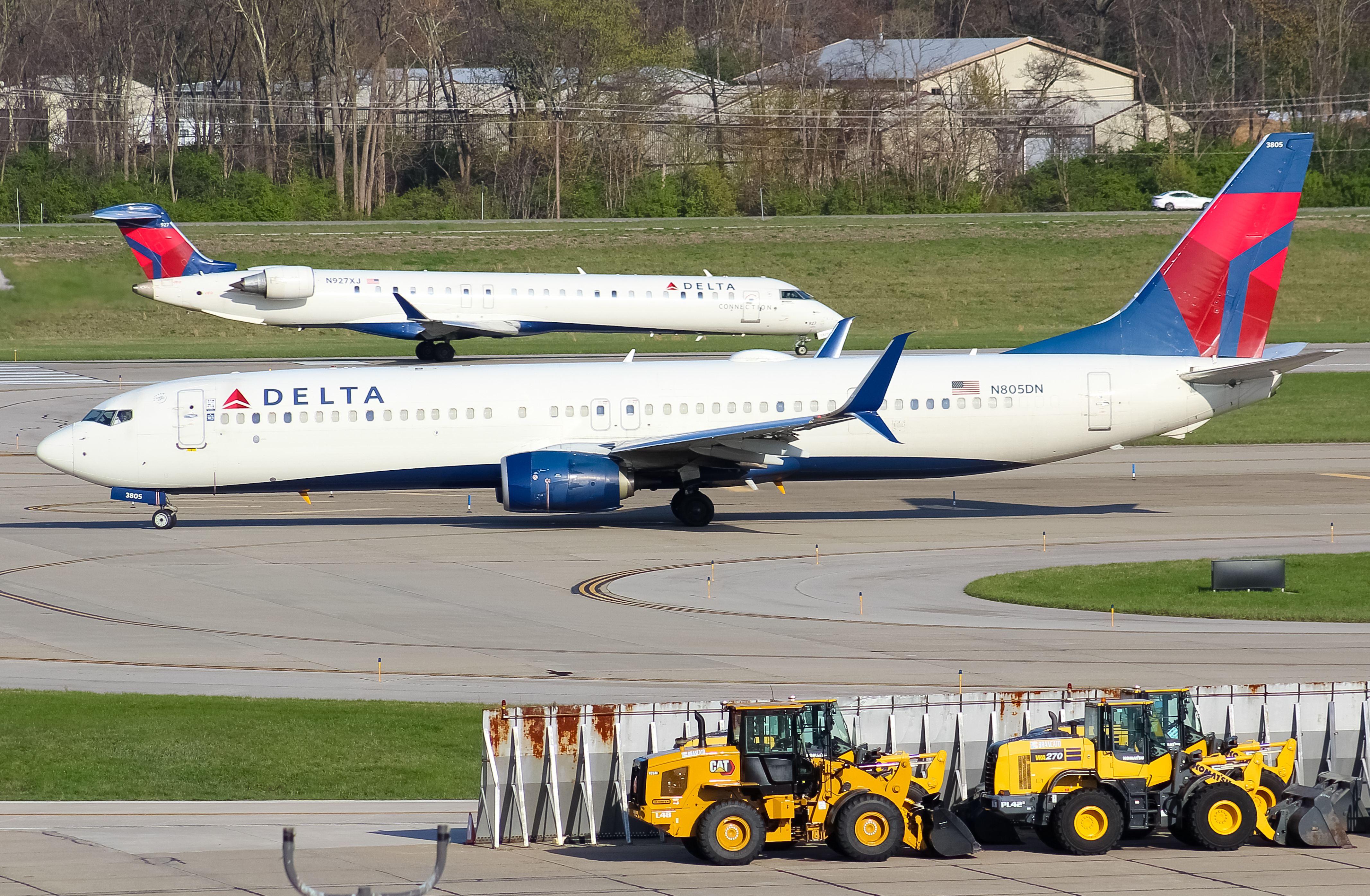 Full size: Delta Airlines Boeing 737-900ER N805DN at Cincinnati/Northern Kentucky International Airport