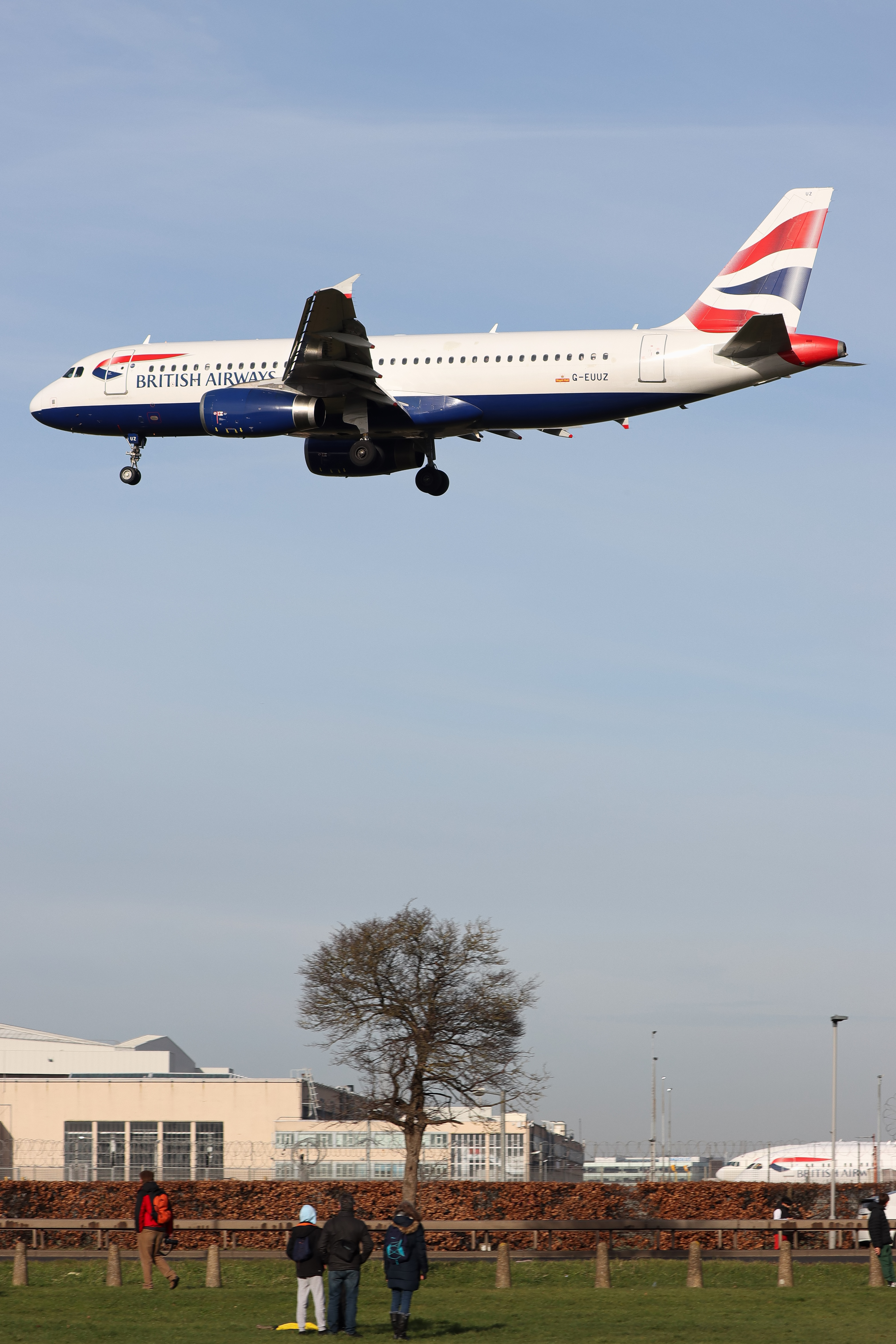 Full size: British Airways Airbus A320 G-EUUZ at London Heathrow International Airport