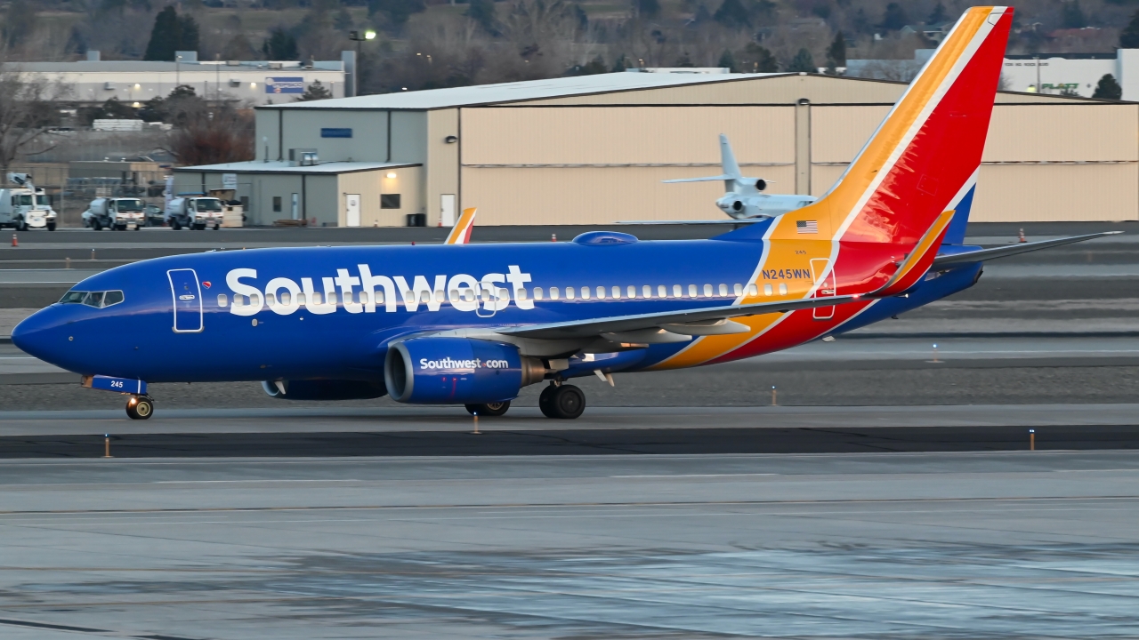 Full size: Southwest Airlines Boeing 737-700 N245WN at Reno/Tahoe International Airport