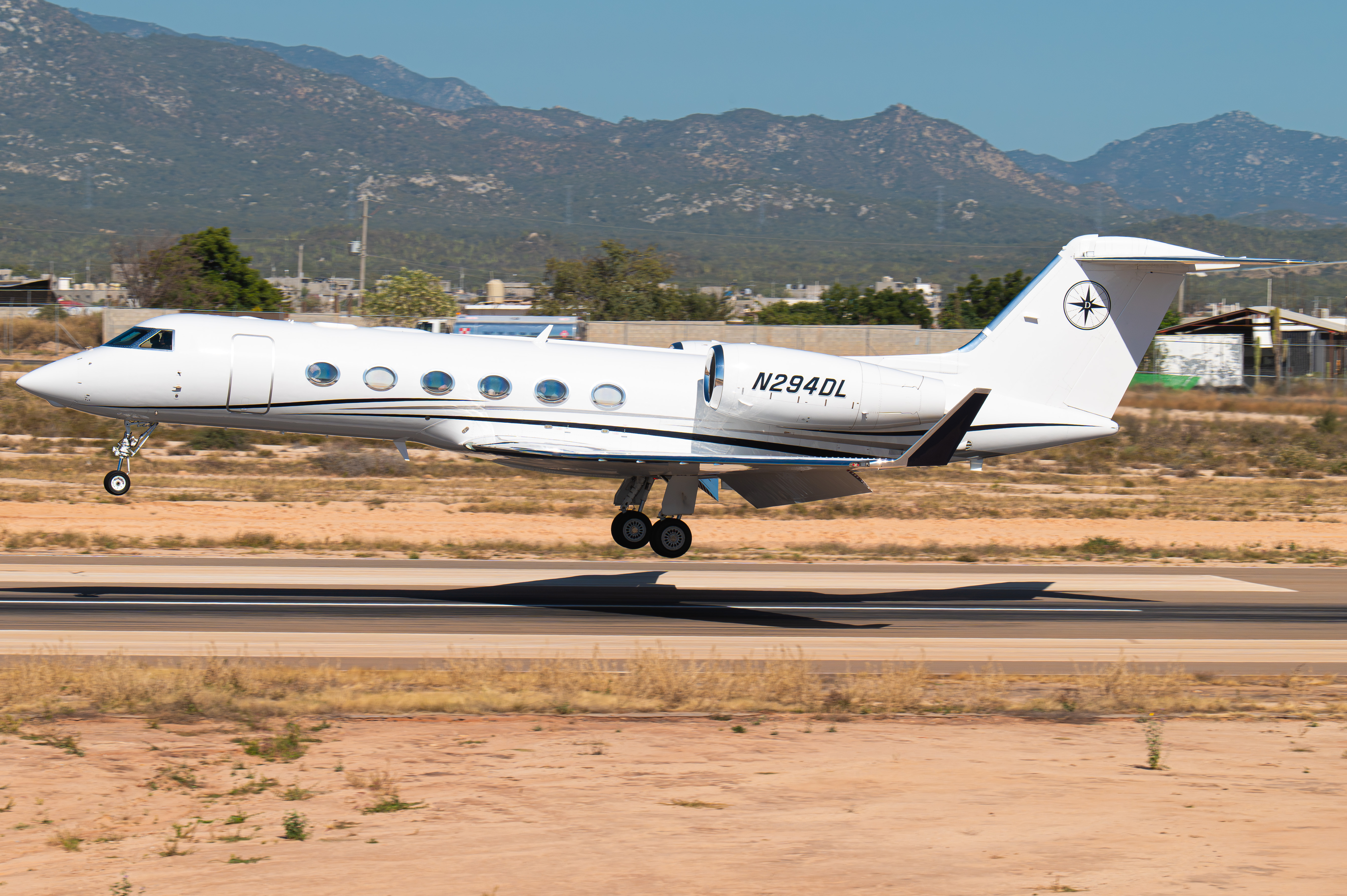 Full size: PRIVATE Gulfstream IV N294DL at Aeropuerto de Cabo San Lucas Internacional