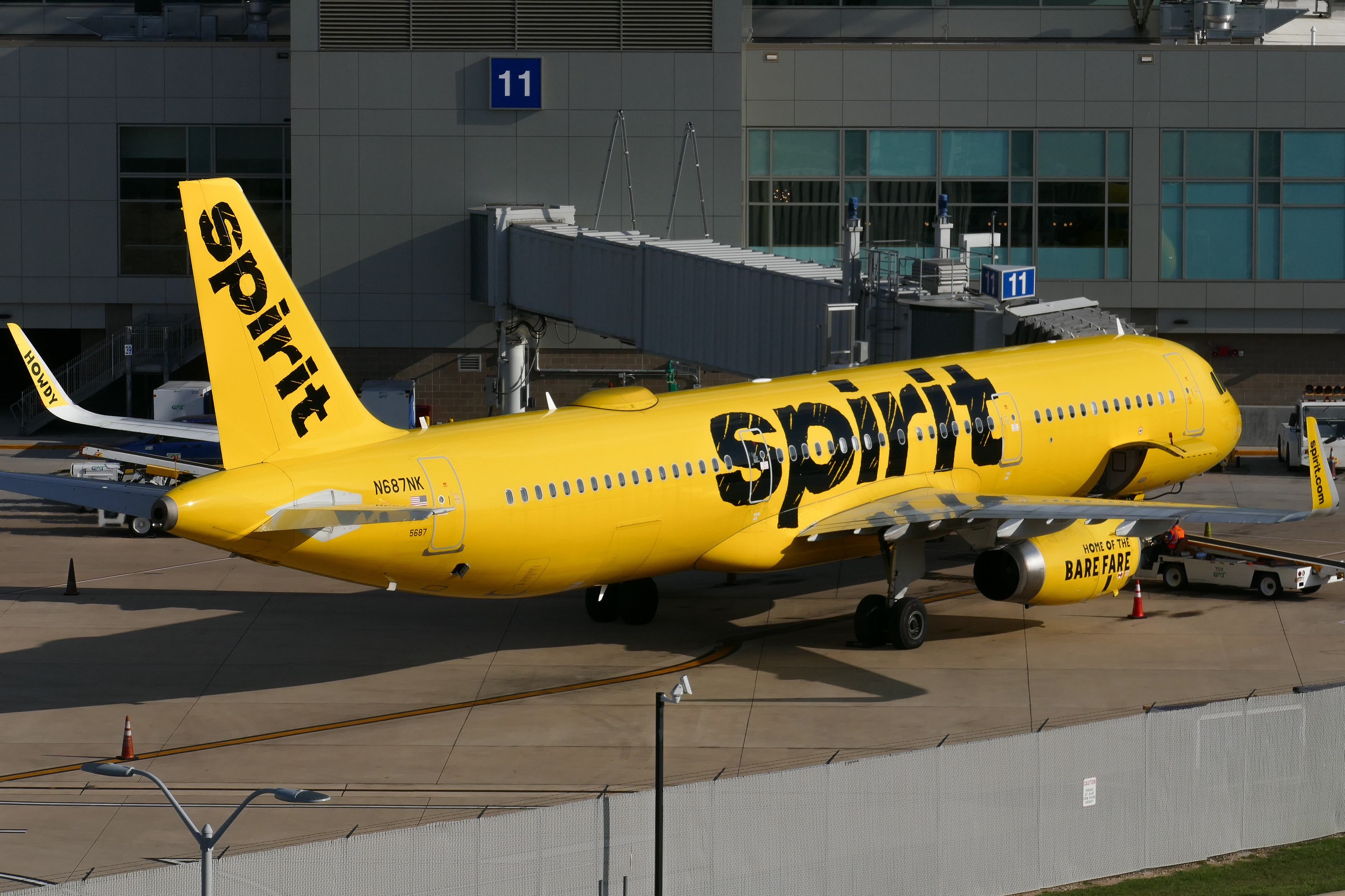 Full size: Spirit Airlines Airbus A321-200 N687NK at Austin-Bergstrom International Airport
