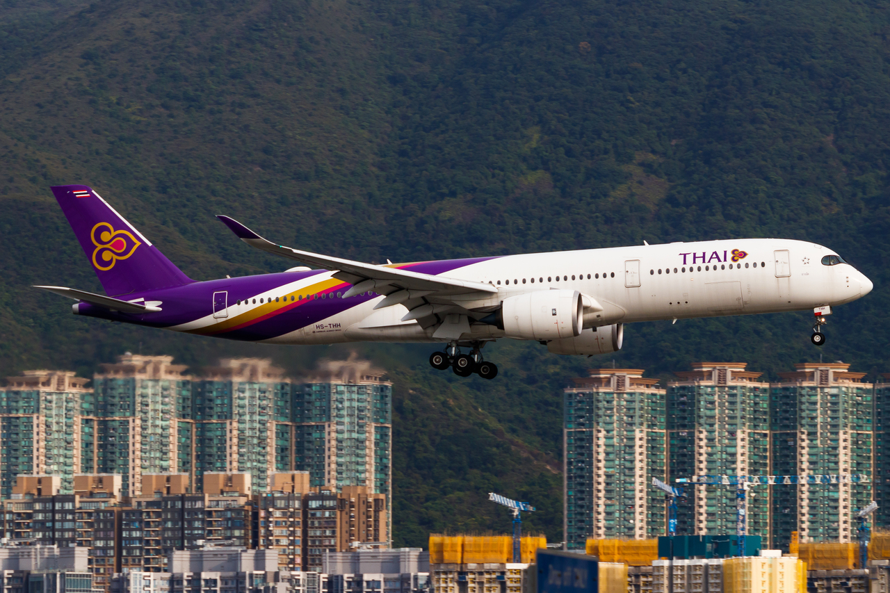 Full size: Thai Airways Airbus A350-900 HS-THH at Hong Kong International Airport