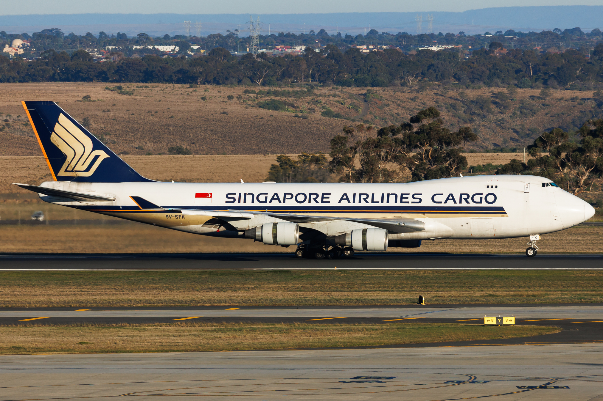 Full size: Singapore Airlines Cargo Boeing 747-400F 9V-SFK at Melbourne Airport