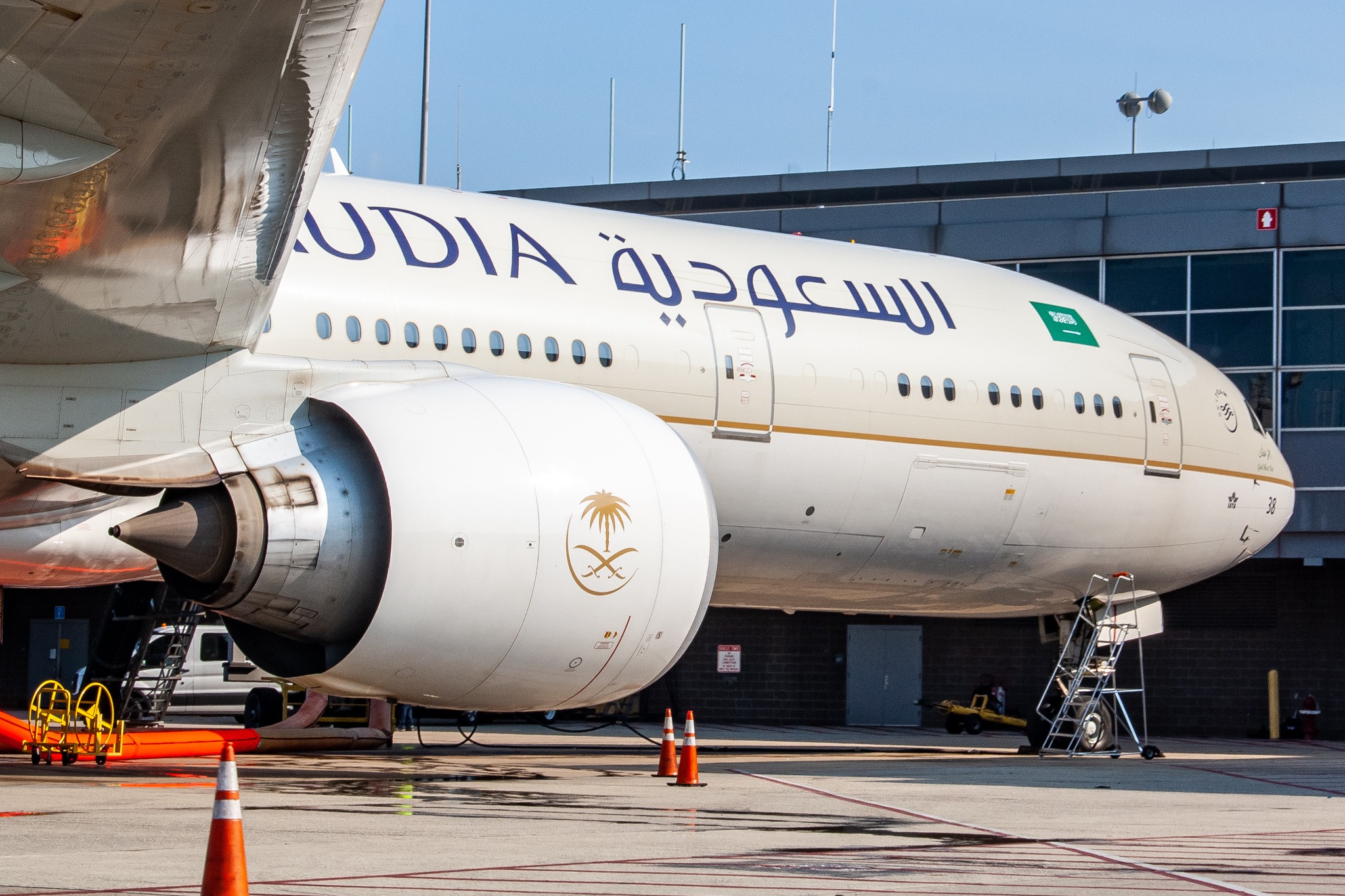 Full size: Saudia Boeing 777-300ER HZ-AK38 at Washington Dulles International Airport