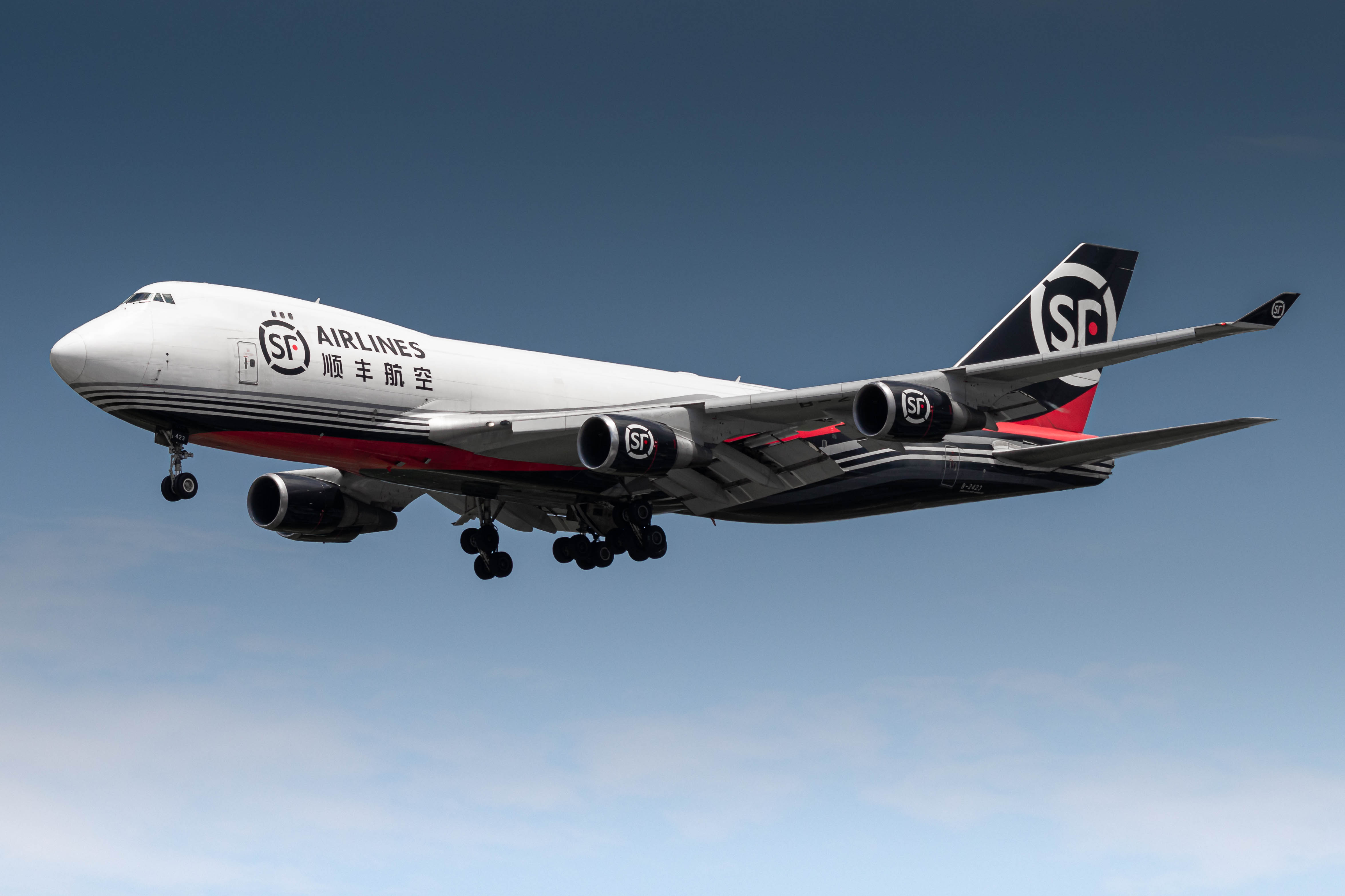 Full size: SF Airlines Boeing 747-400 B-2423 at Singapore-Changi Airport
