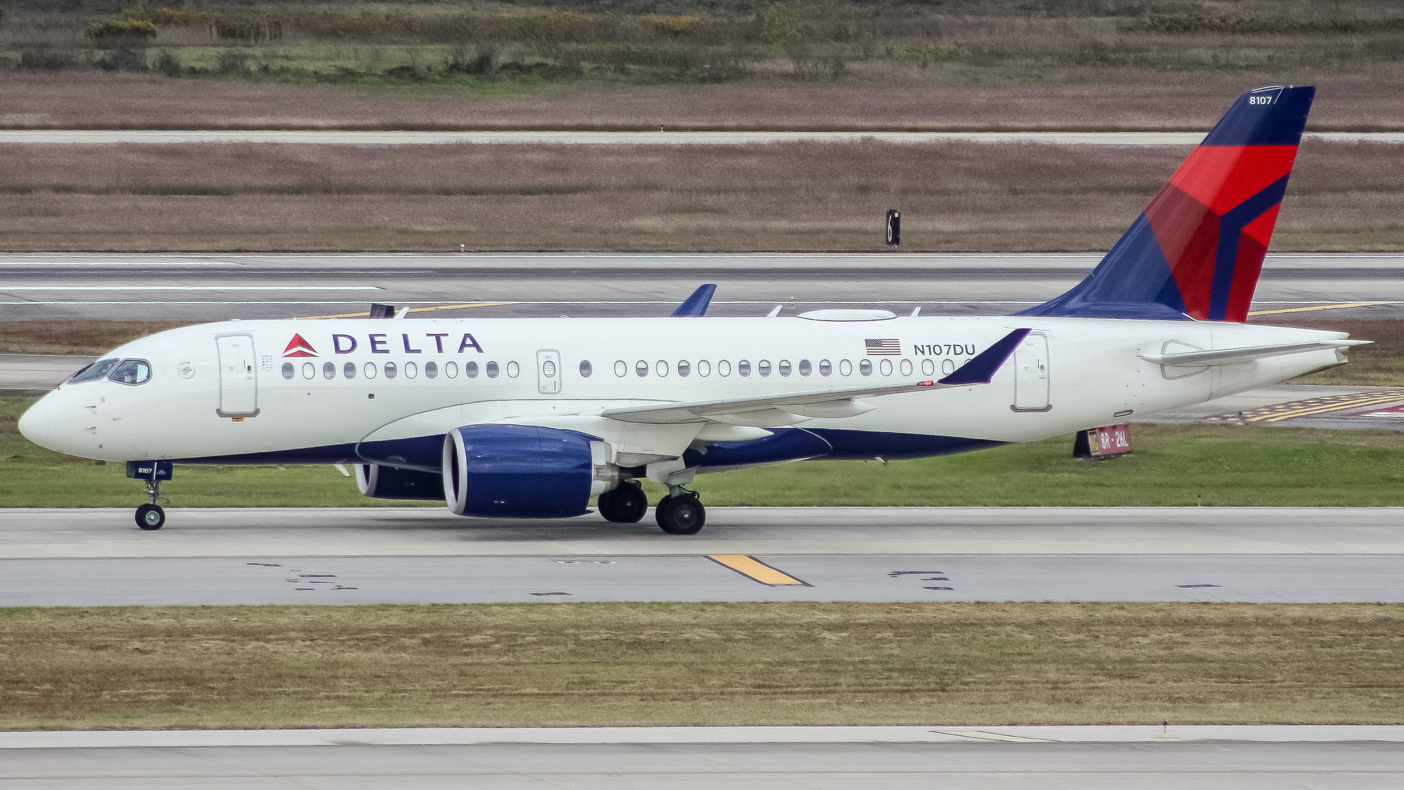 Full size: Delta Airlines Airbus A220-100 N107DU at Houston-George Bush Intercontinental Airport