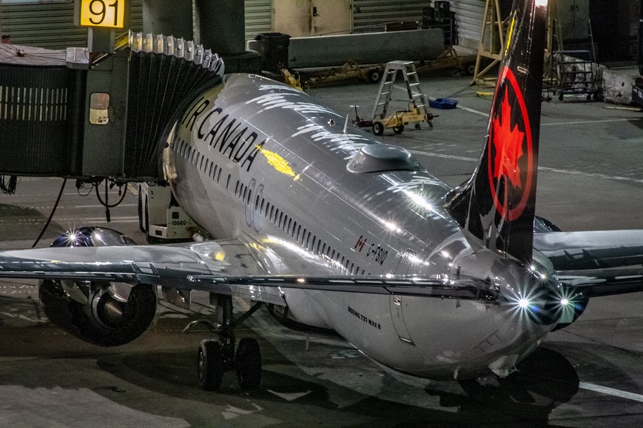 Full size: Air Canada Boeing 737-800 C-FSIQ at San Francisco International Airport