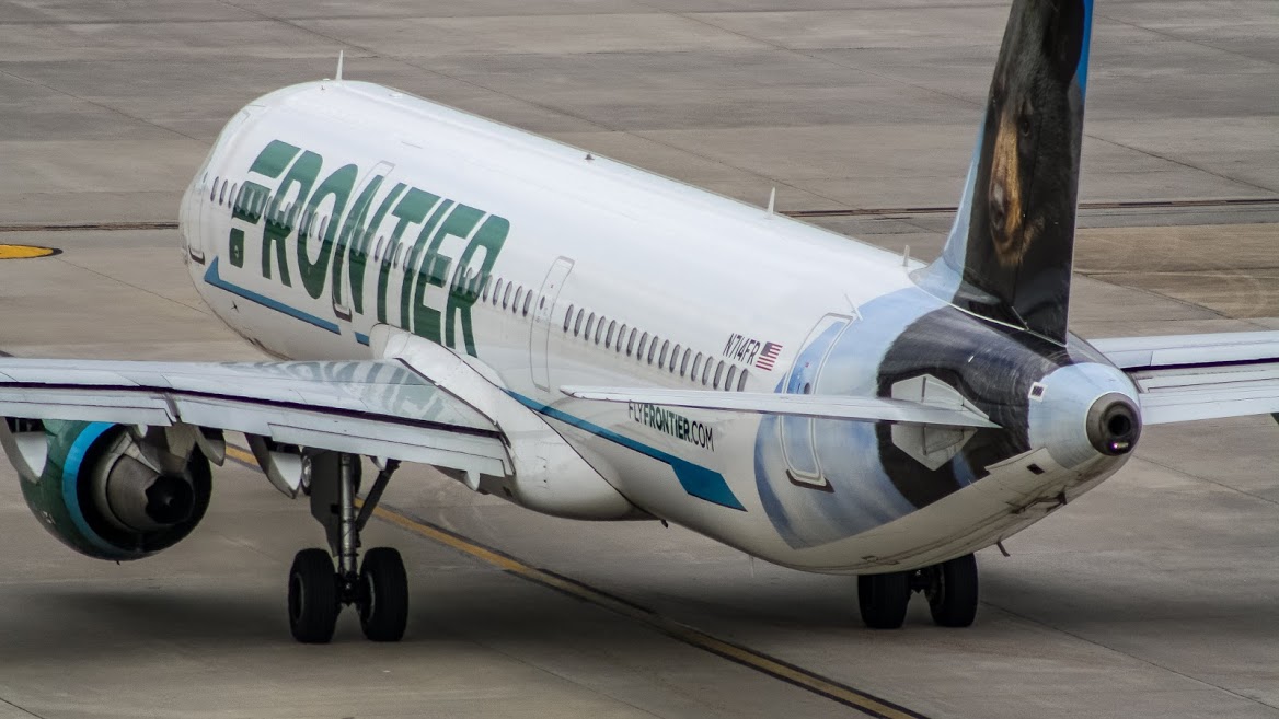 Full size: Frontier Airlines Airbus A321-200 N714FR at Houston-George Bush Intercontinental Airport