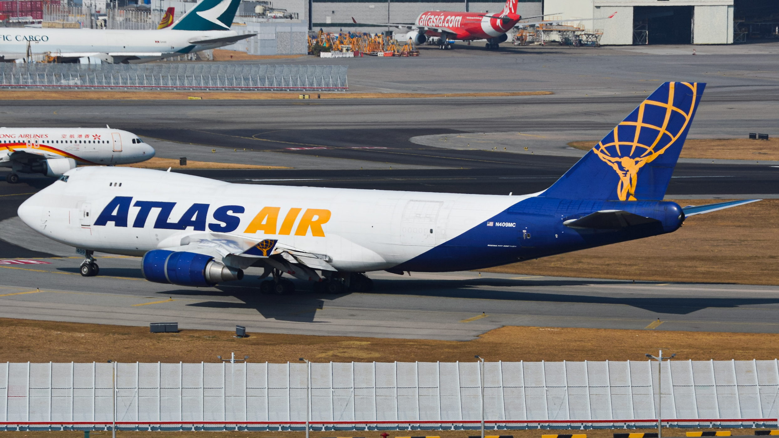 Full size: Atlas Air  Boeing 747-400F N409MC at Hong Kong International Airport