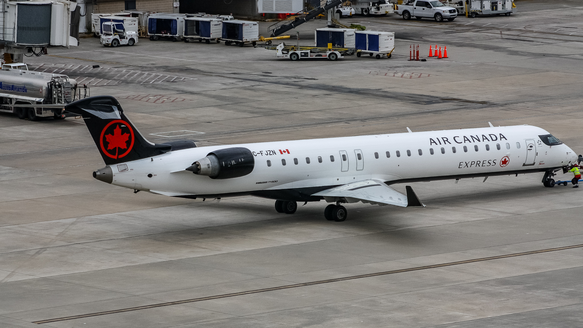 Full size: Air Canada Express Mitsubishi CRJ-700 C-FJZN at Houston-George Bush Intercontinental Airport