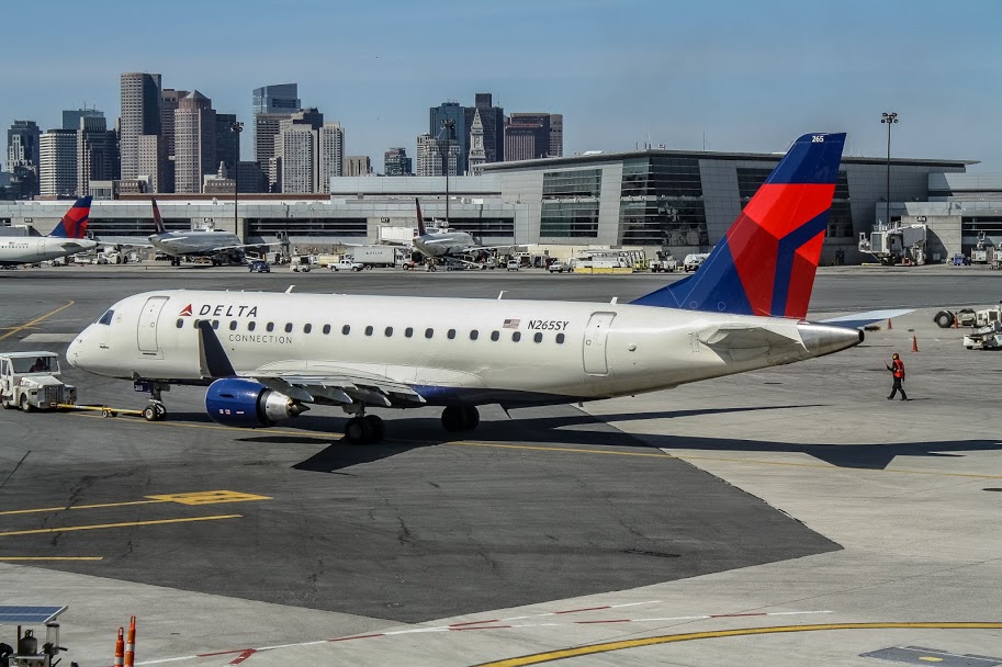 Full size: Delta Connection Embraer E170 N265SY at General Edward Lawrence Logan International Airport