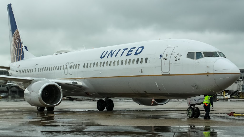 Full size: United Airlines Boeing 737-900 N34460 at Washington Dulles International Airport