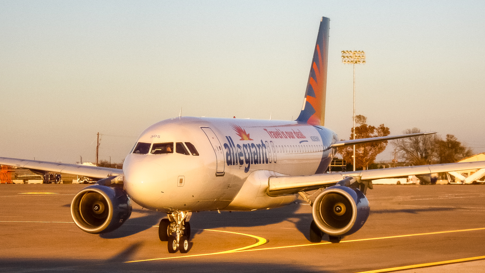 Full size: Allegiant Air Airbus A319 N305NV at Austin-Bergstrom International Airport