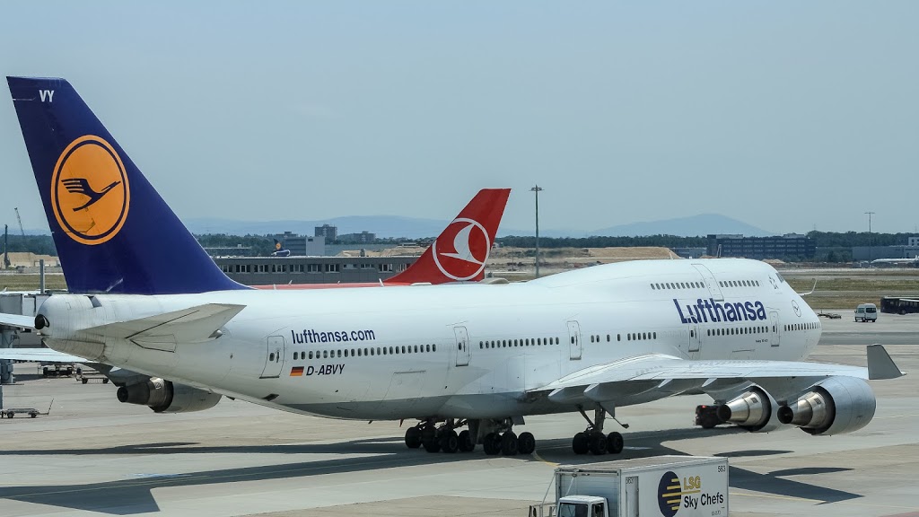 Full size: Lufthansa Boeing 747-400 D-ABVY at Frankfurt International Airport