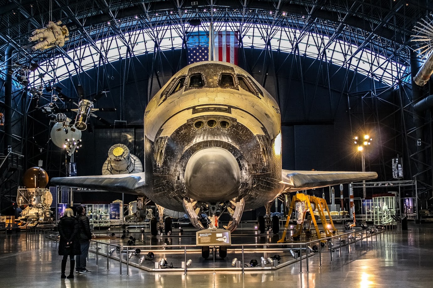 Full size: NASA Space Shuttle Discovery DISCOVERY at Washington Dulles International Airport