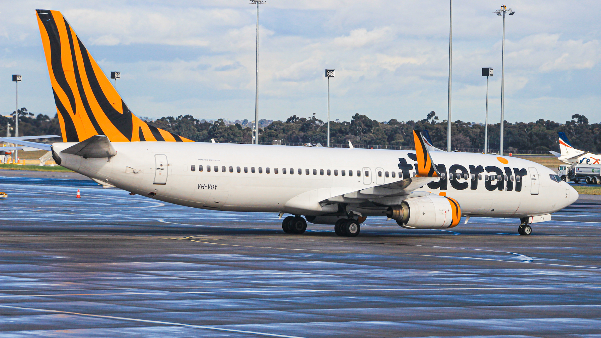 Full size: Tigerair Australia Boeing 737-800 VH-VOY at Melbourne Airport