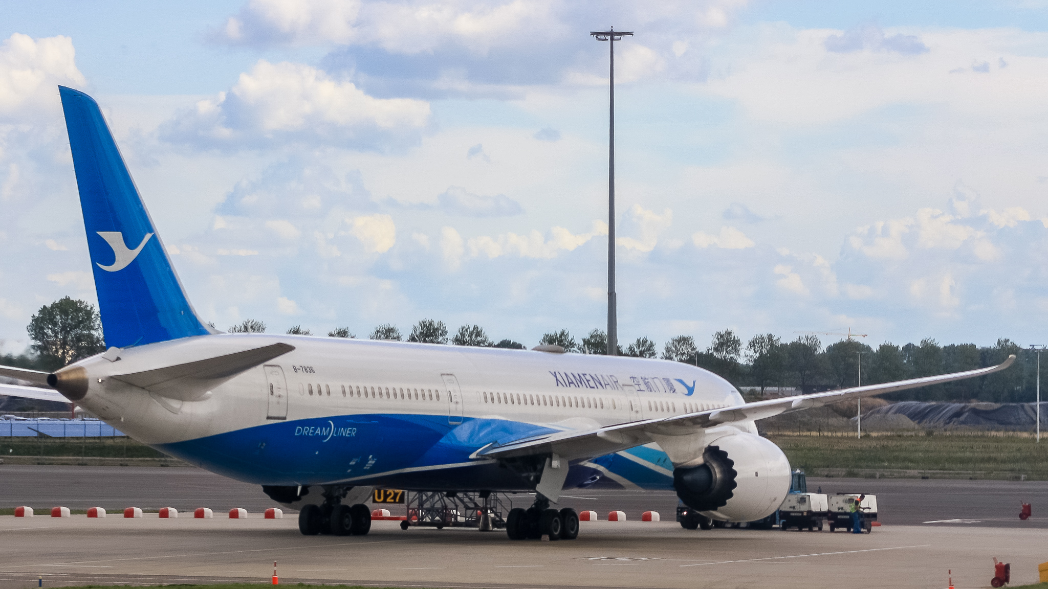 Full size: Xiamen Air Boeing 787-9 B-7836 at Amsterdam Schiphol Airport
