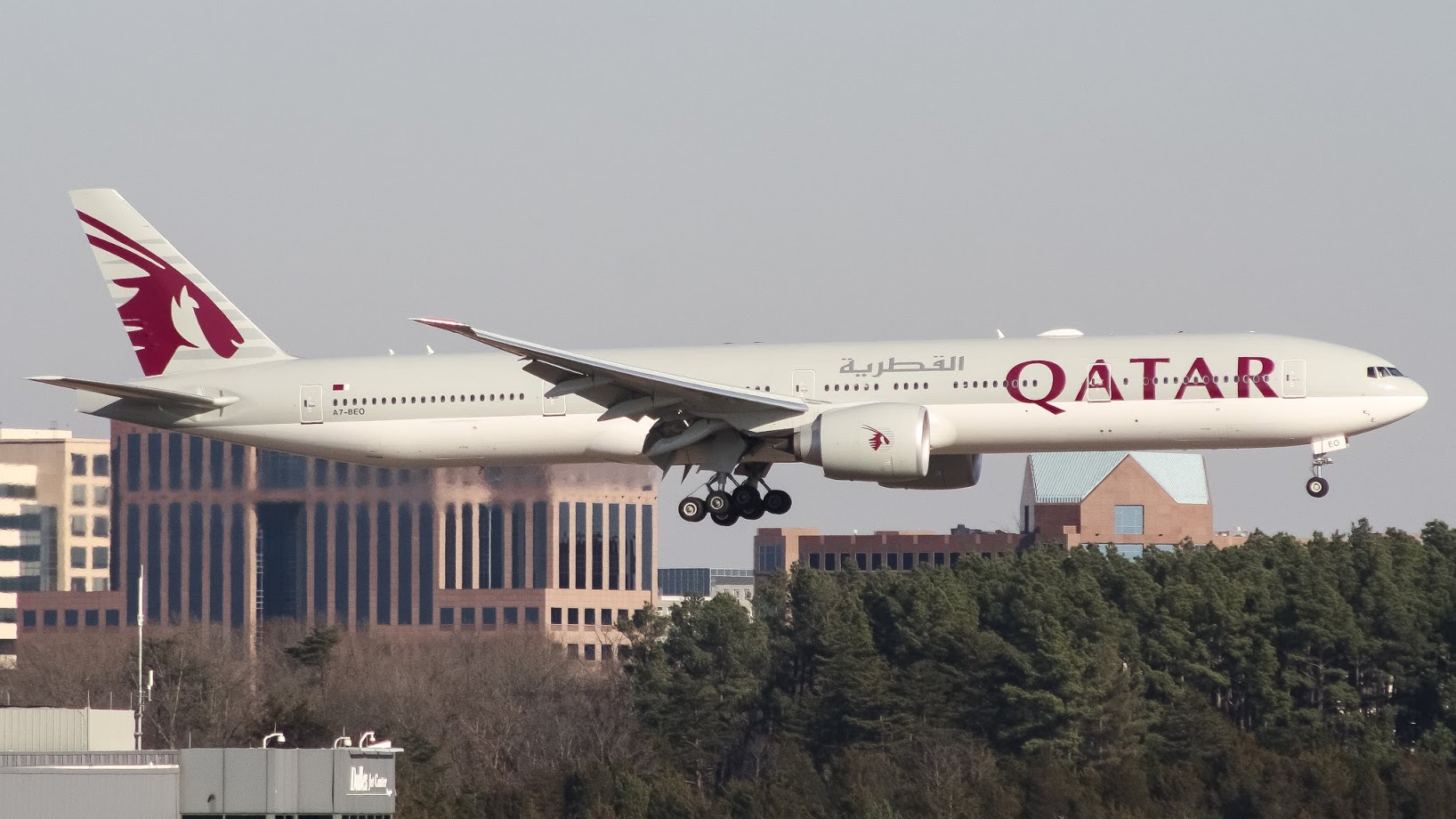 Full size: Qatar Airways Boeing 777-300ER A7-BEO at Washington Dulles International Airport