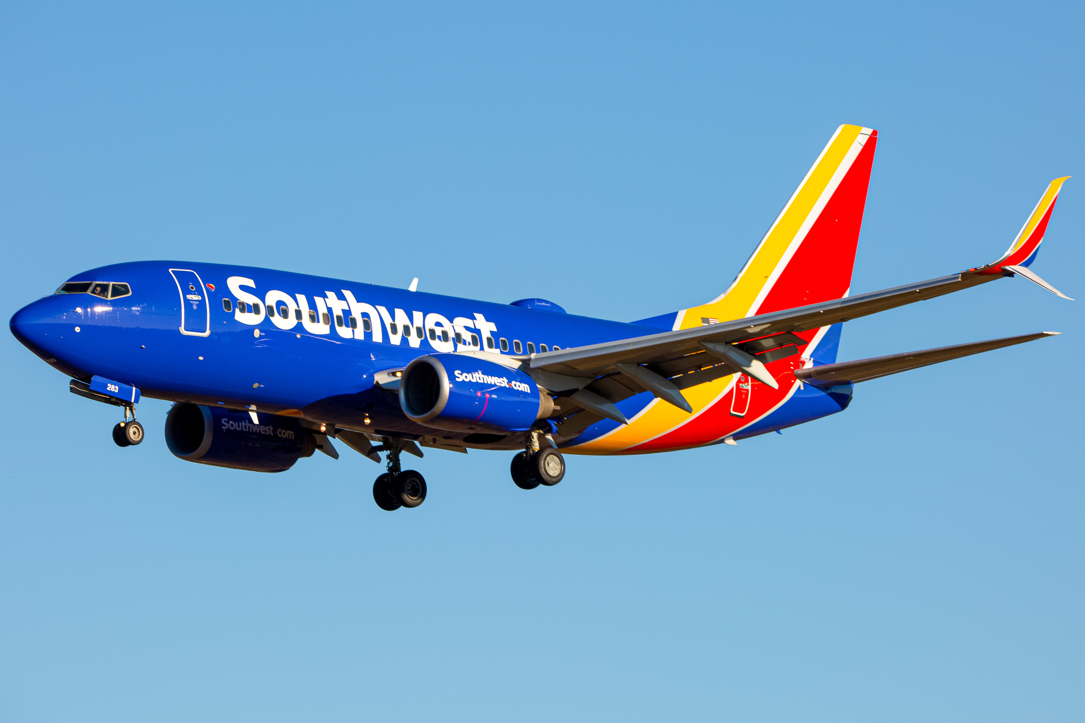 Full size: Southwest Airlines Boeing 737-700 N283WN at Baltimore/Washington International Thurgood Marshall Airport