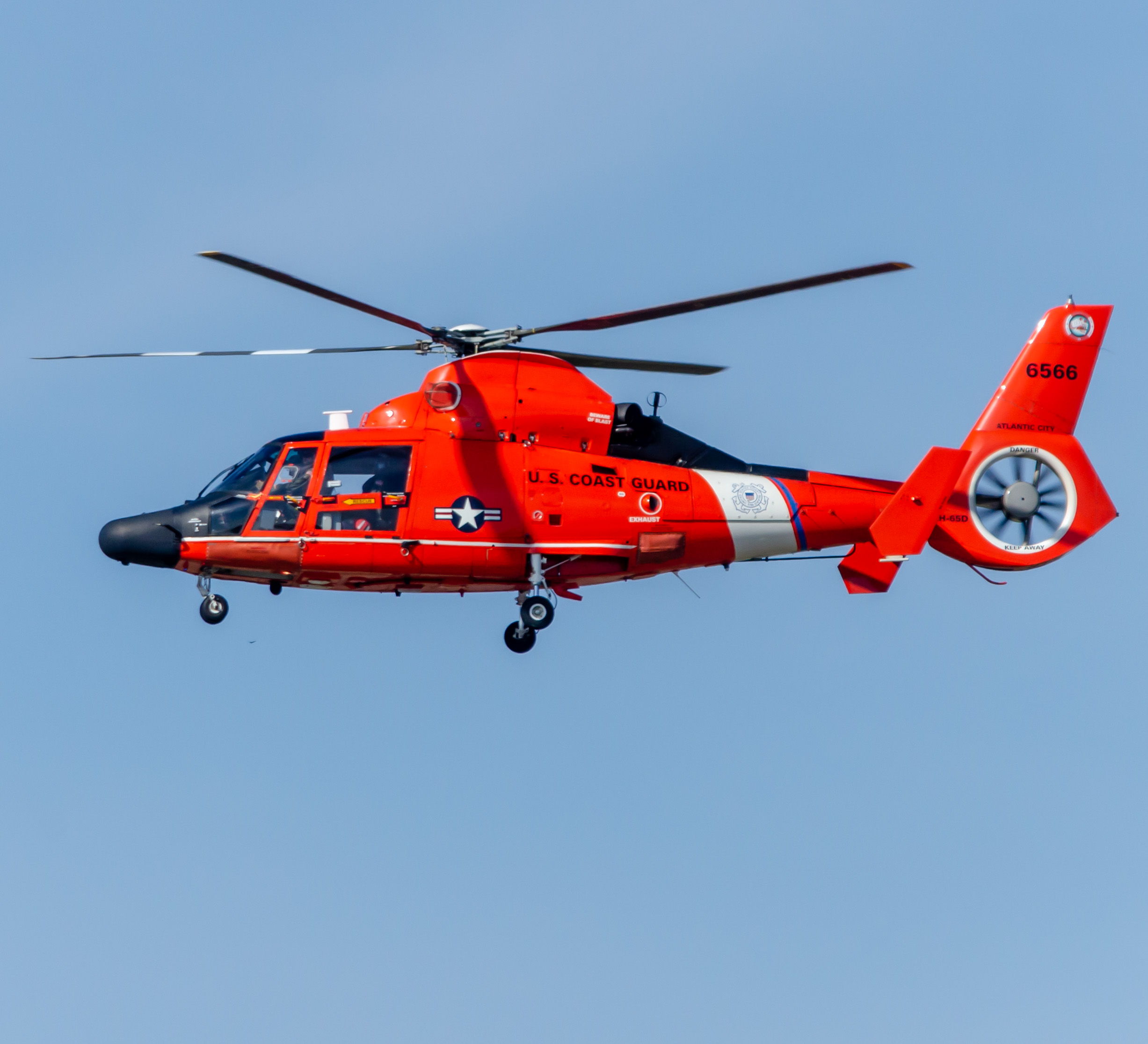 Full size: USCG - United States Coast Guard Aerospatiale HH-65C 6566 at Atlantic City International Airport