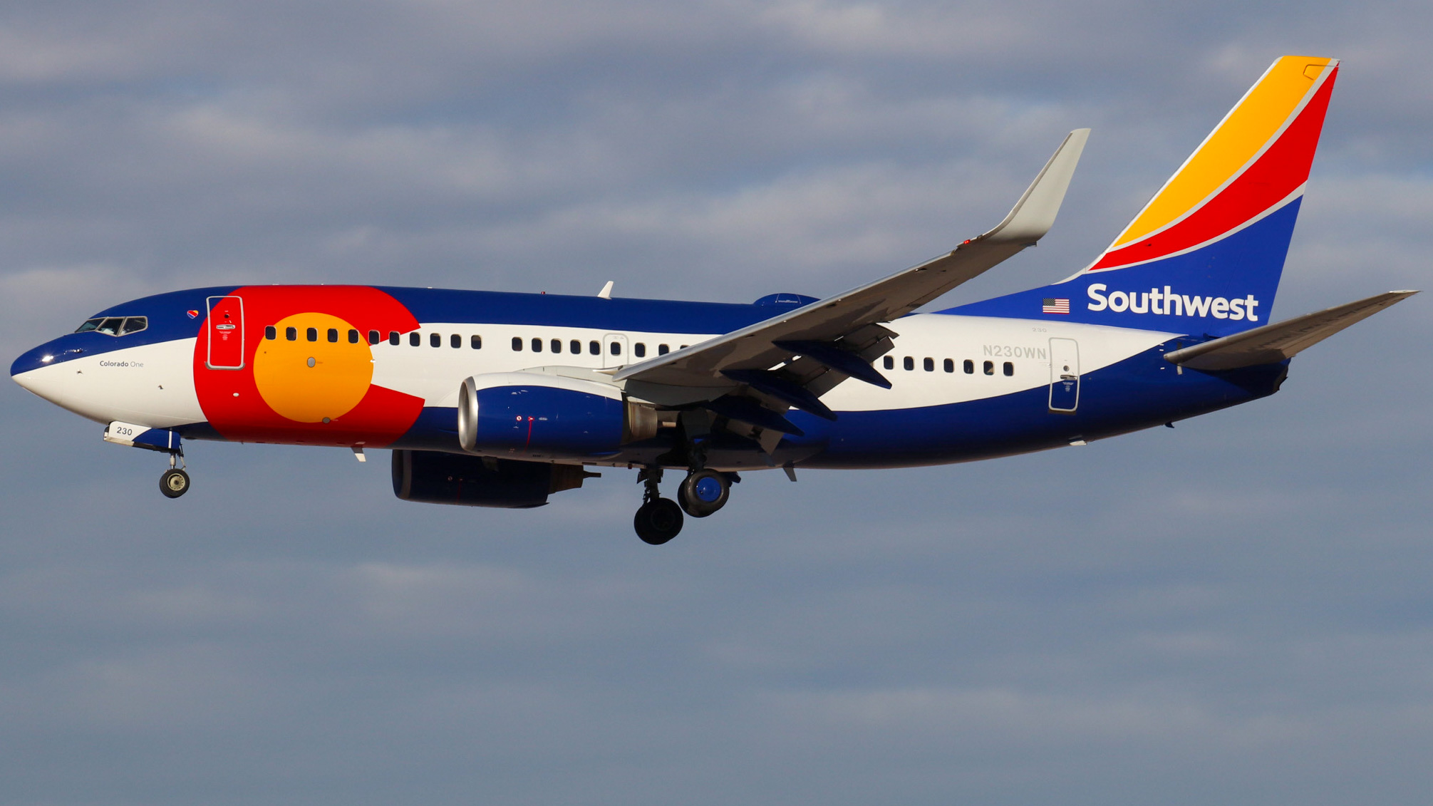 Full size: Southwest Airlines Boeing 737-700 N230WN at Harry Reid International Airport