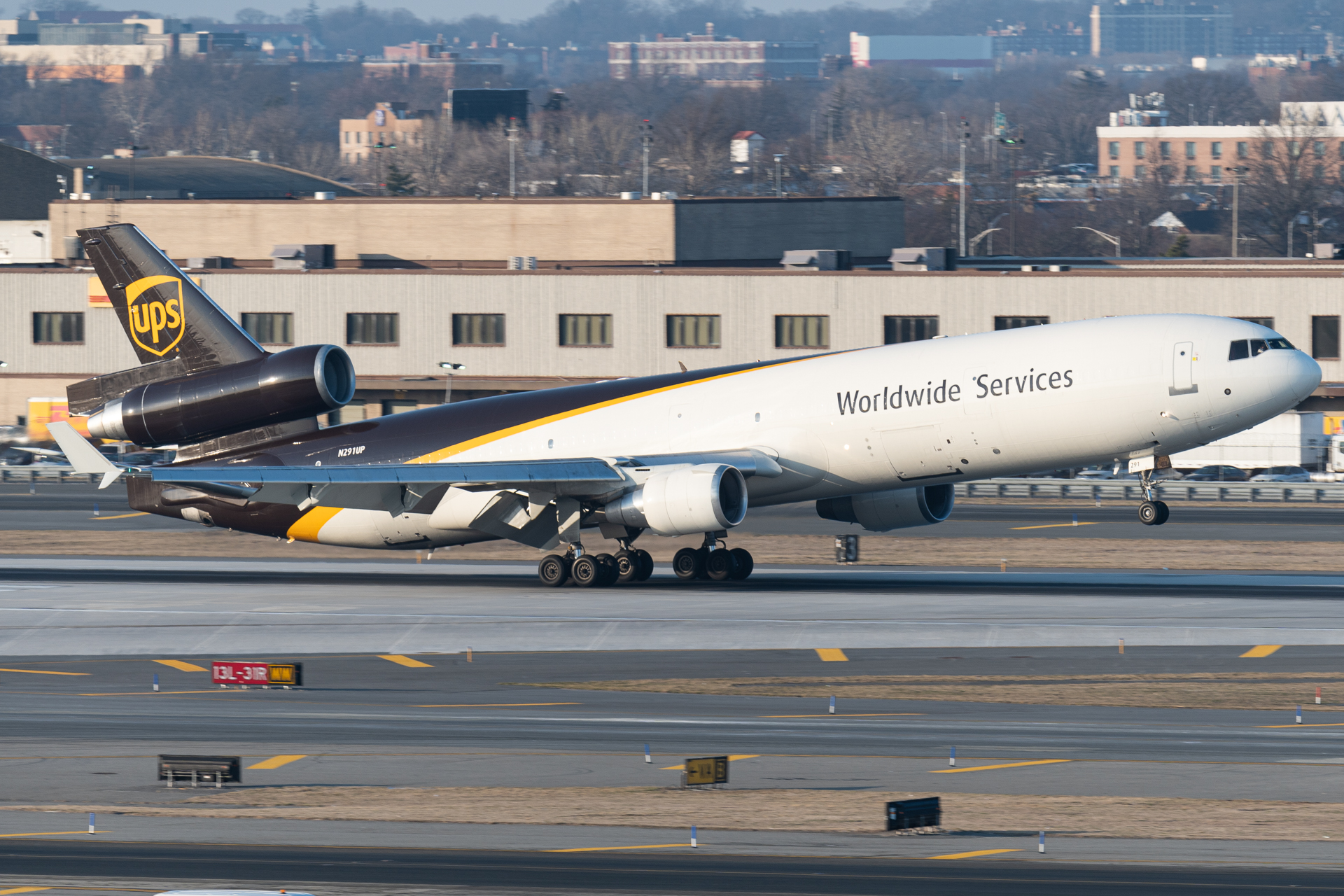 Full size: United Parcel Service Mcdonnell Douglas MD-11F N291UP at John F. Kennedy International Airport