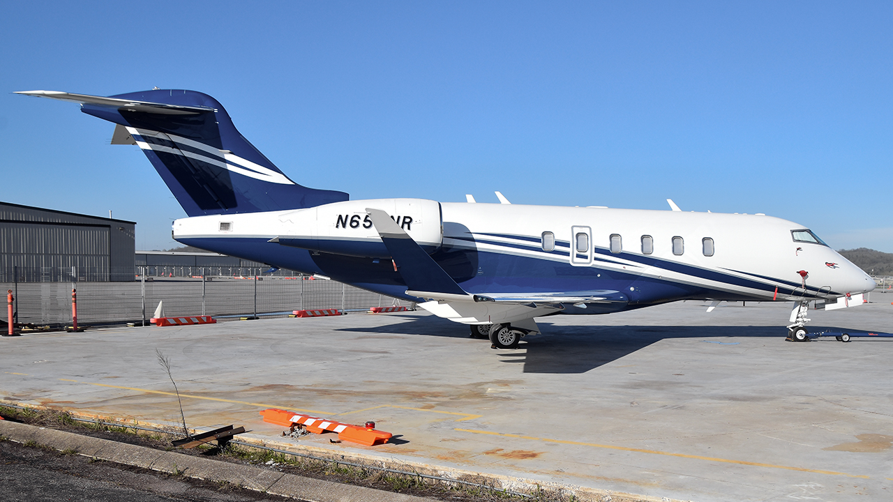 Full size: PRIVATE Bombardier Challenger 350 N659NR at John C Tune Airport