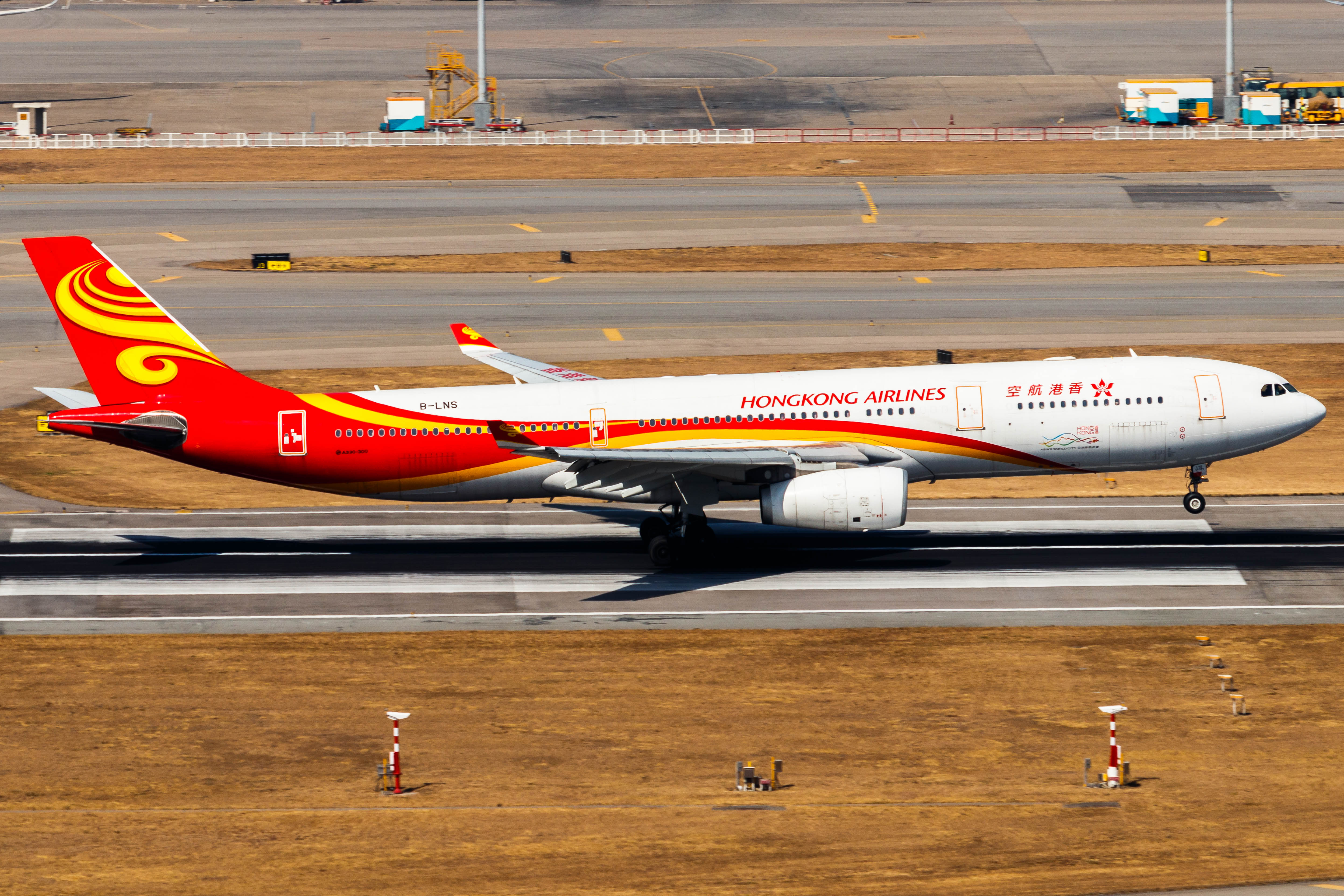 Full size: Hong Kong Airline Airbus A330-300 B-LNS at Hong Kong International Airport