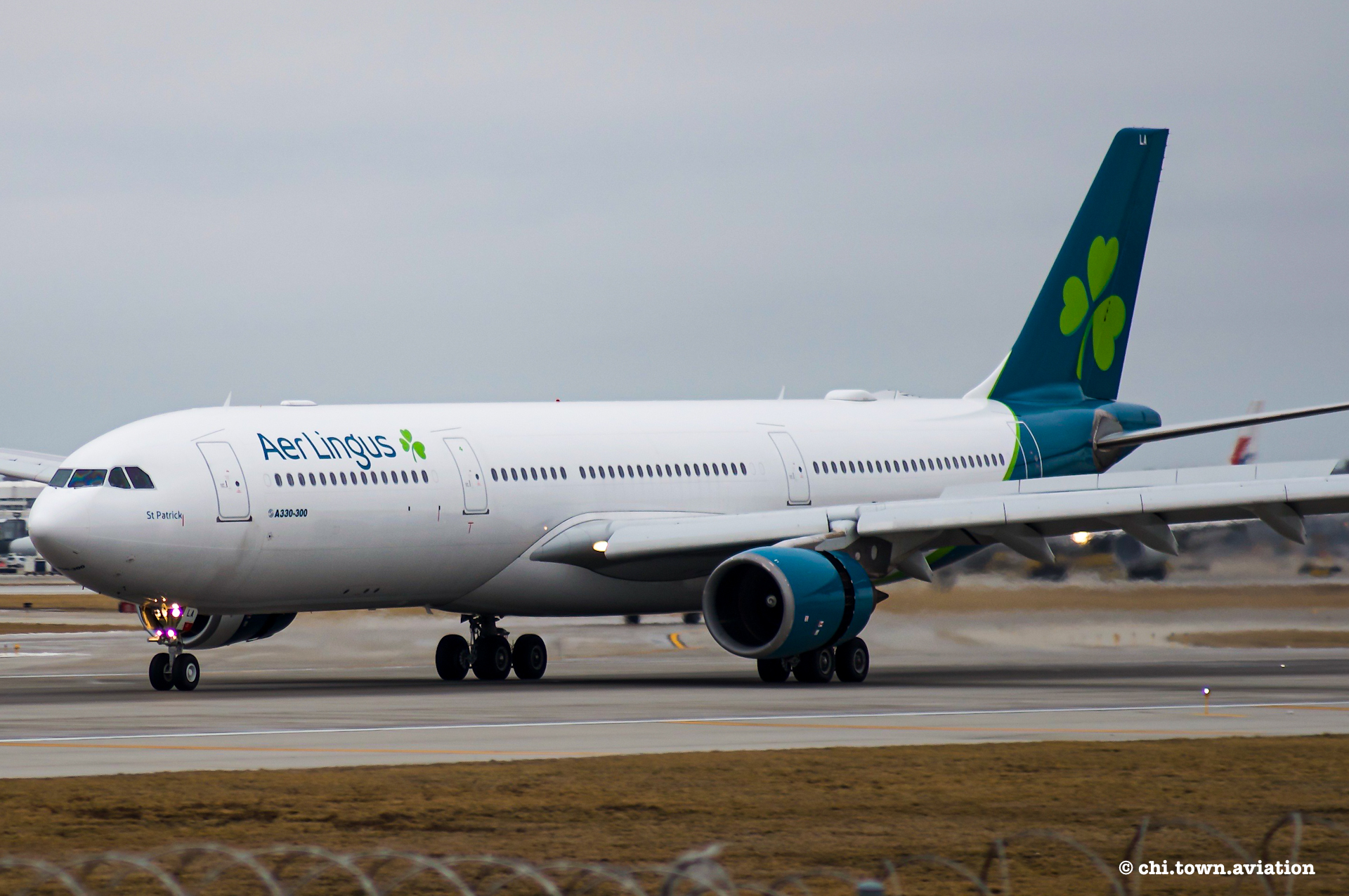 Full size: Aer Lingus Airbus A330-300 EI-ELA at Chicago O'Hare International Airport