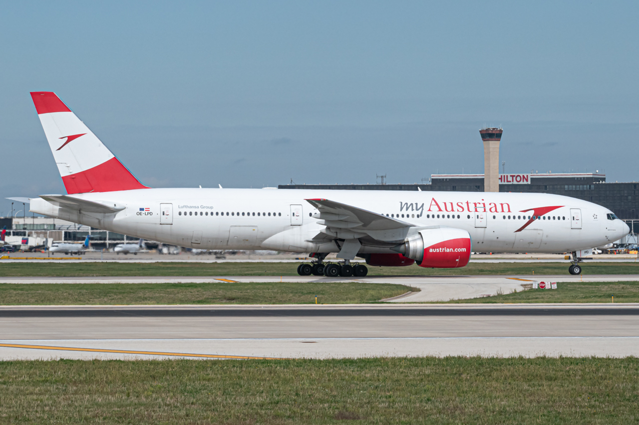 Full size: Austrian Airlines Boeing 777-200ER OE-LPD at Chicago O'Hare International Airport