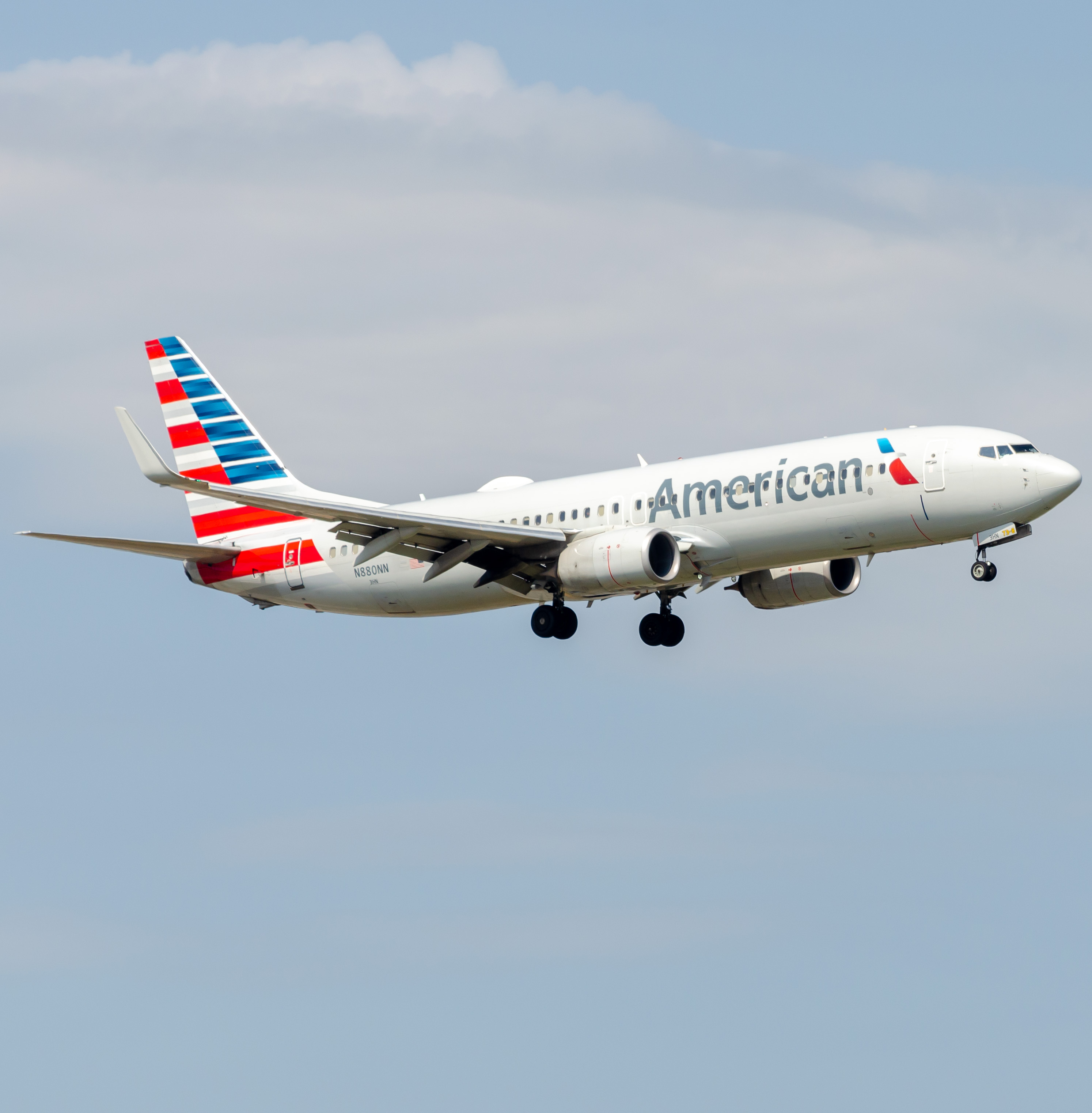 Full size: American Airlines Boeing 737-800 N880NN at John F. Kennedy International Airport