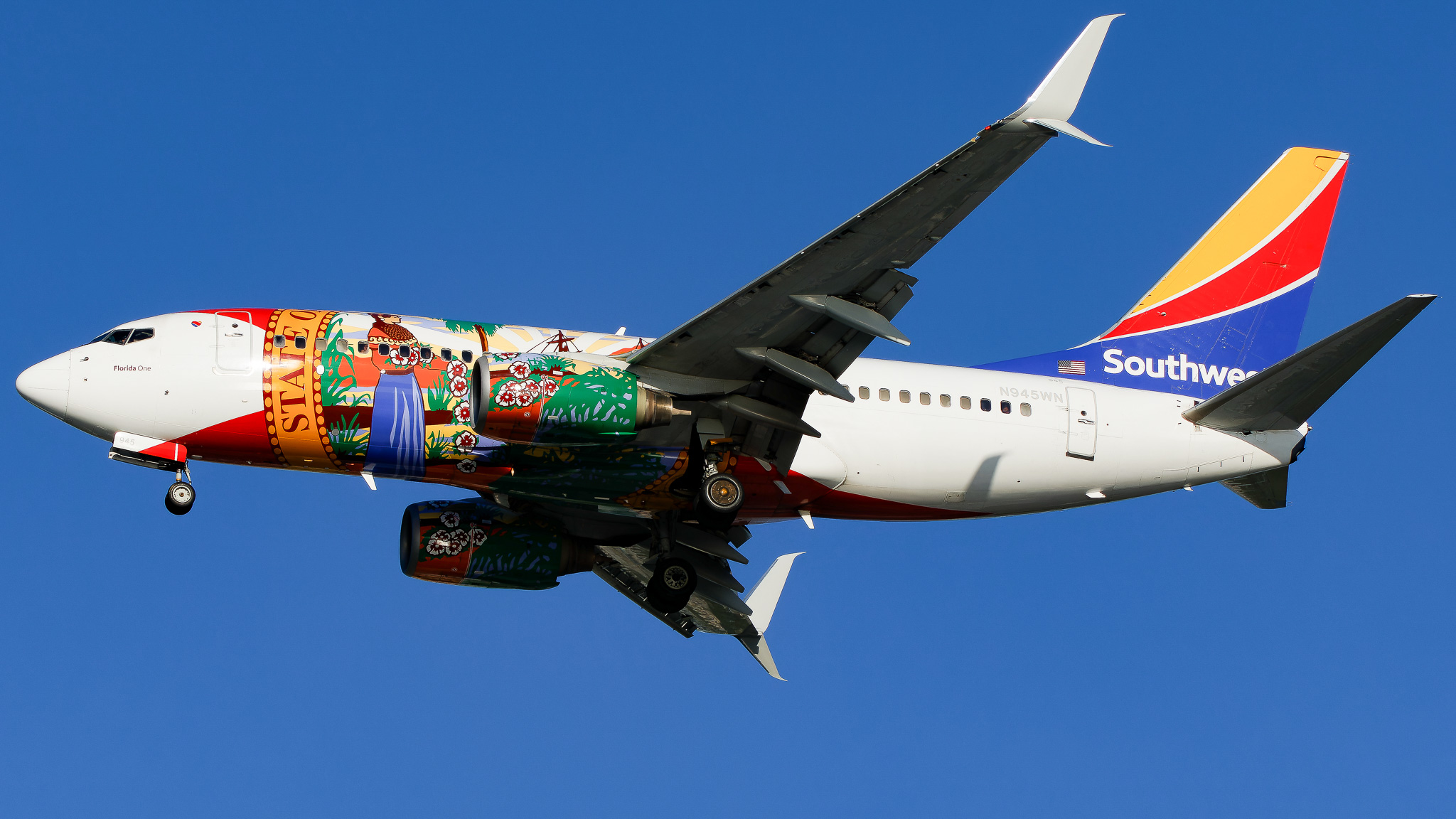 Full size: Southwest Airlines  Boeing 737-700 N945WN at Tampa International Airport