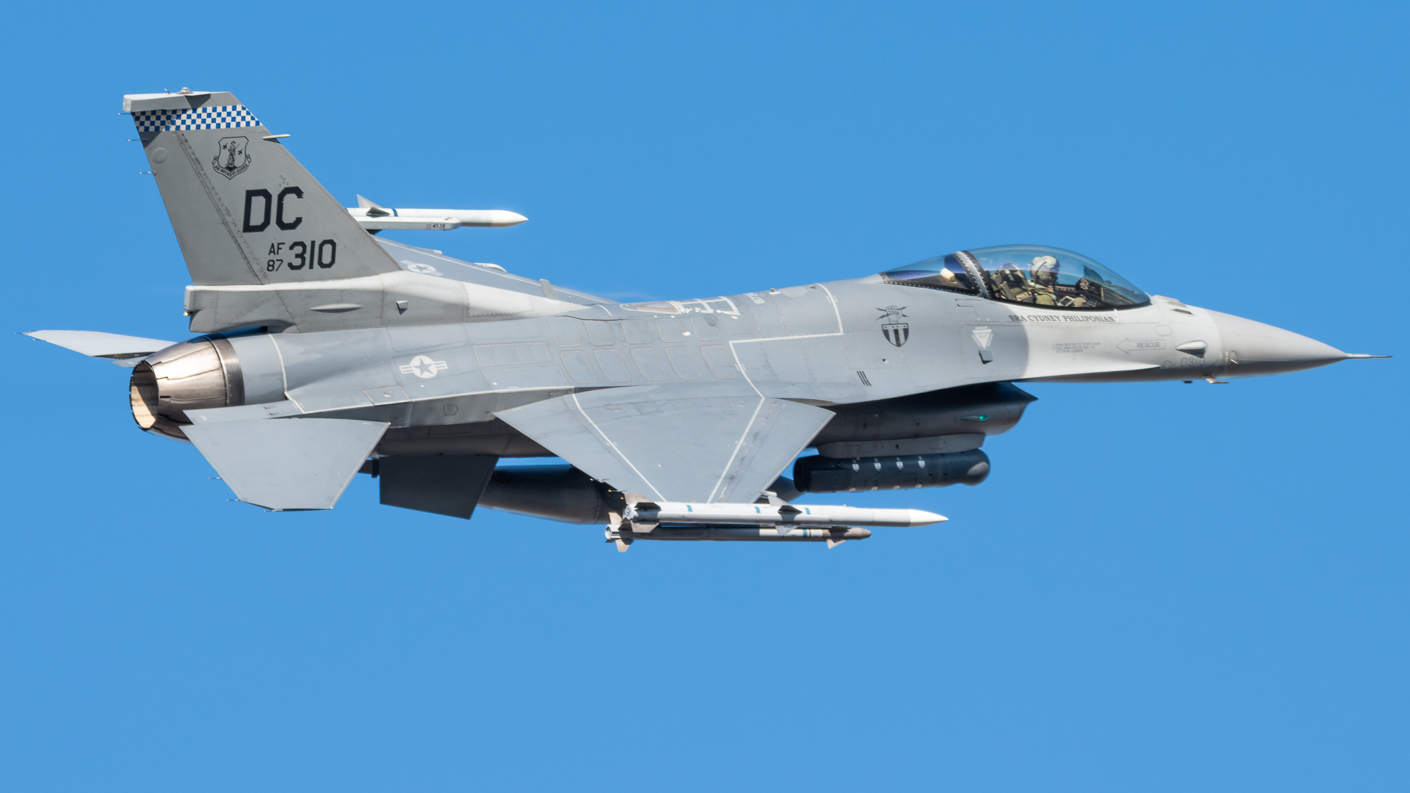 Full size: USAF - United States Air Force General Dynamics F-16 Fighting Falcon 87-0310 at Joint Base Andrews