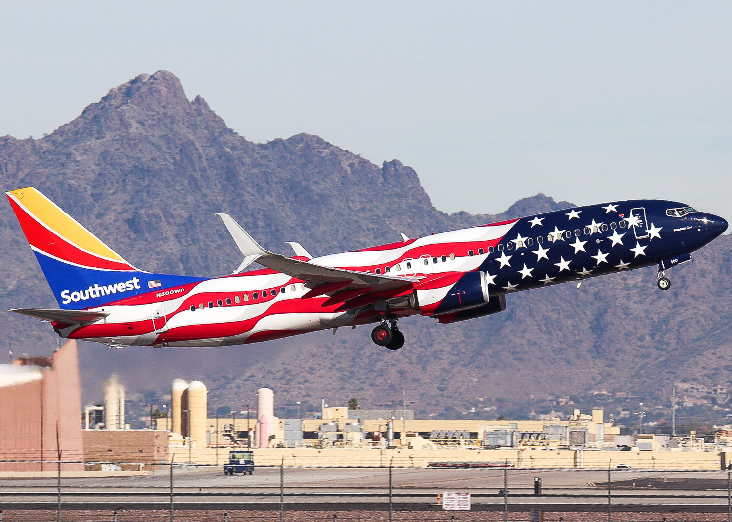 Full size: Southwest Airlines Boeing 737-800 N500WR at Phoenix Sky Harbor International Airport