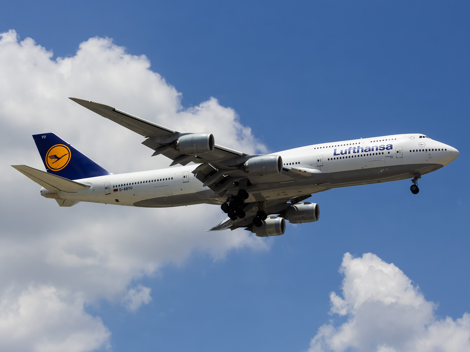 Full size: Lufthansa Boeing 747-8i D-ABYU at Houston-George Bush Intercontinental Airport