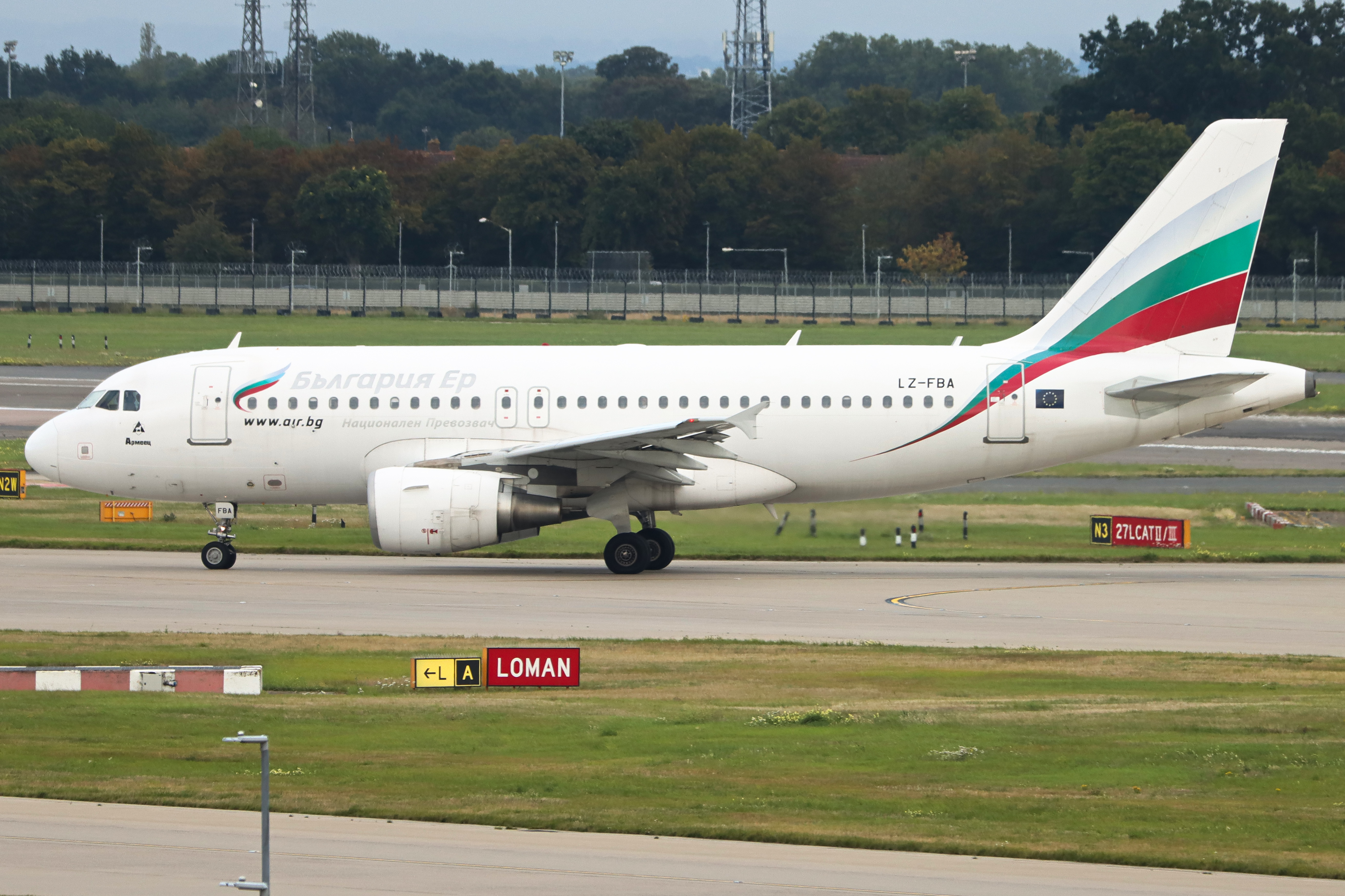Full size: Bulgaria Air Airbus A319 LZ-FBA at London Heathrow International Airport